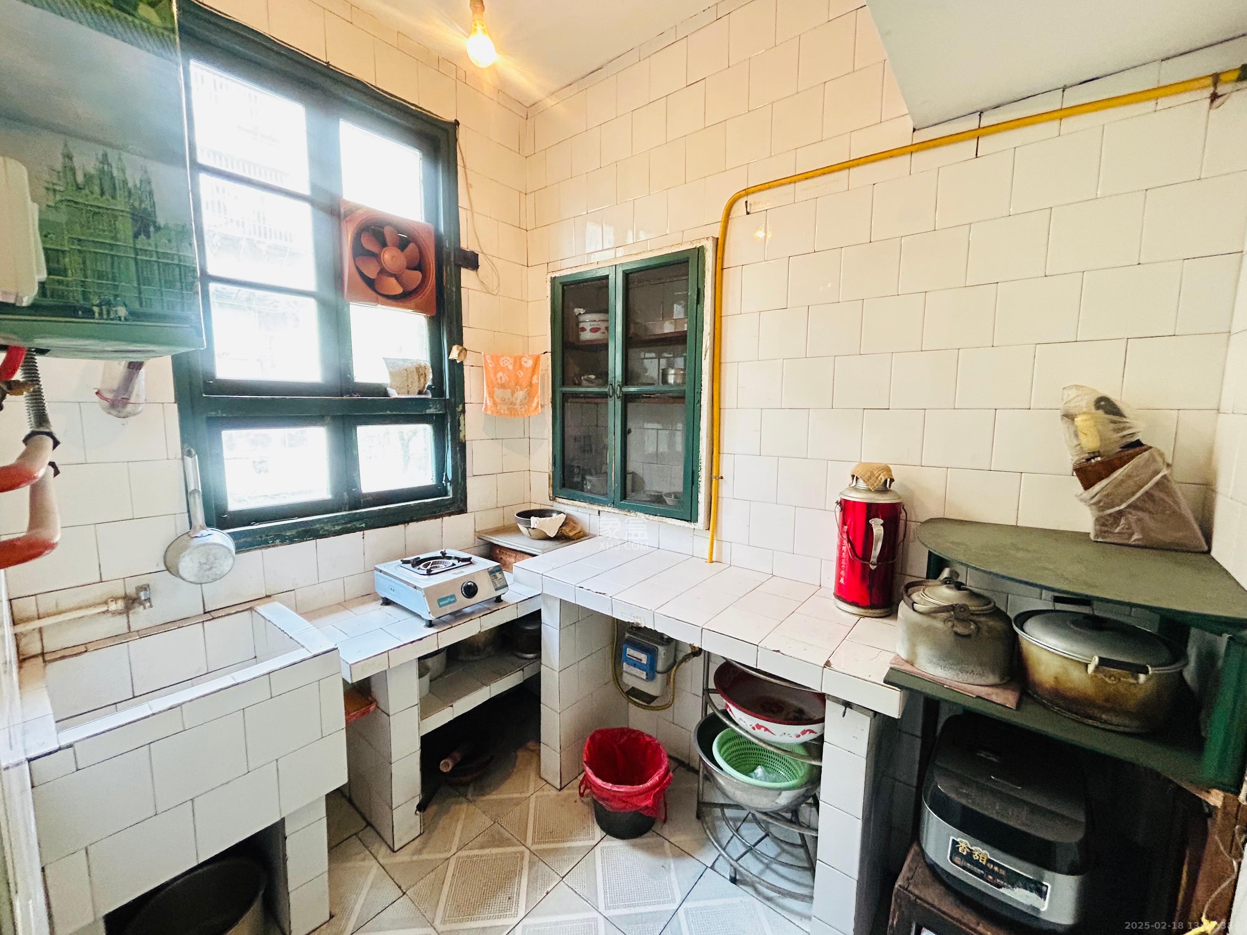 解放村 2室1厅1卫 500.0元/月 解放村 2室1厅1卫 500.0元/月室内图