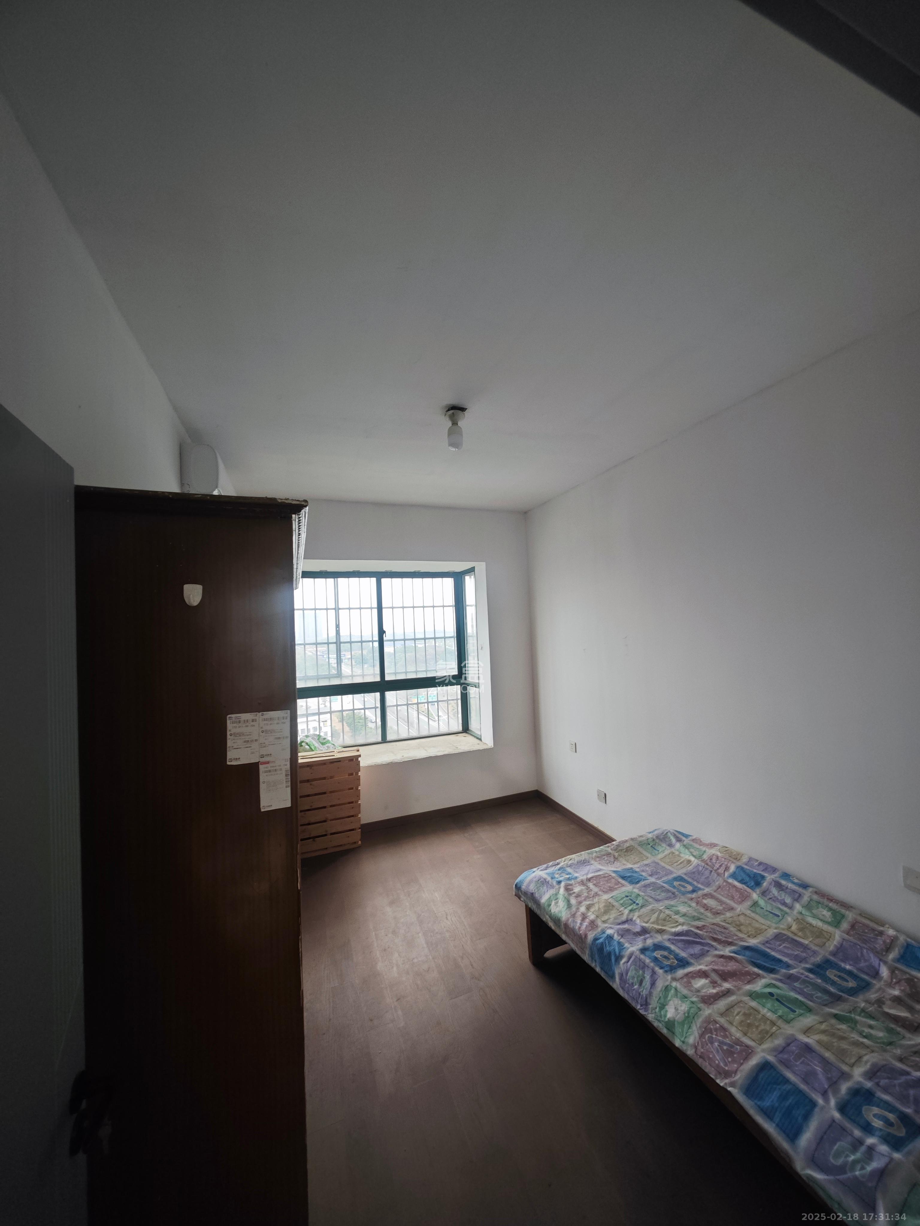 新城璟隽(麓华新城) 3室2厅2卫 1400.0元/月 新城璟隽(麓华新城) 3室2厅2卫 1400.0元/月室内图