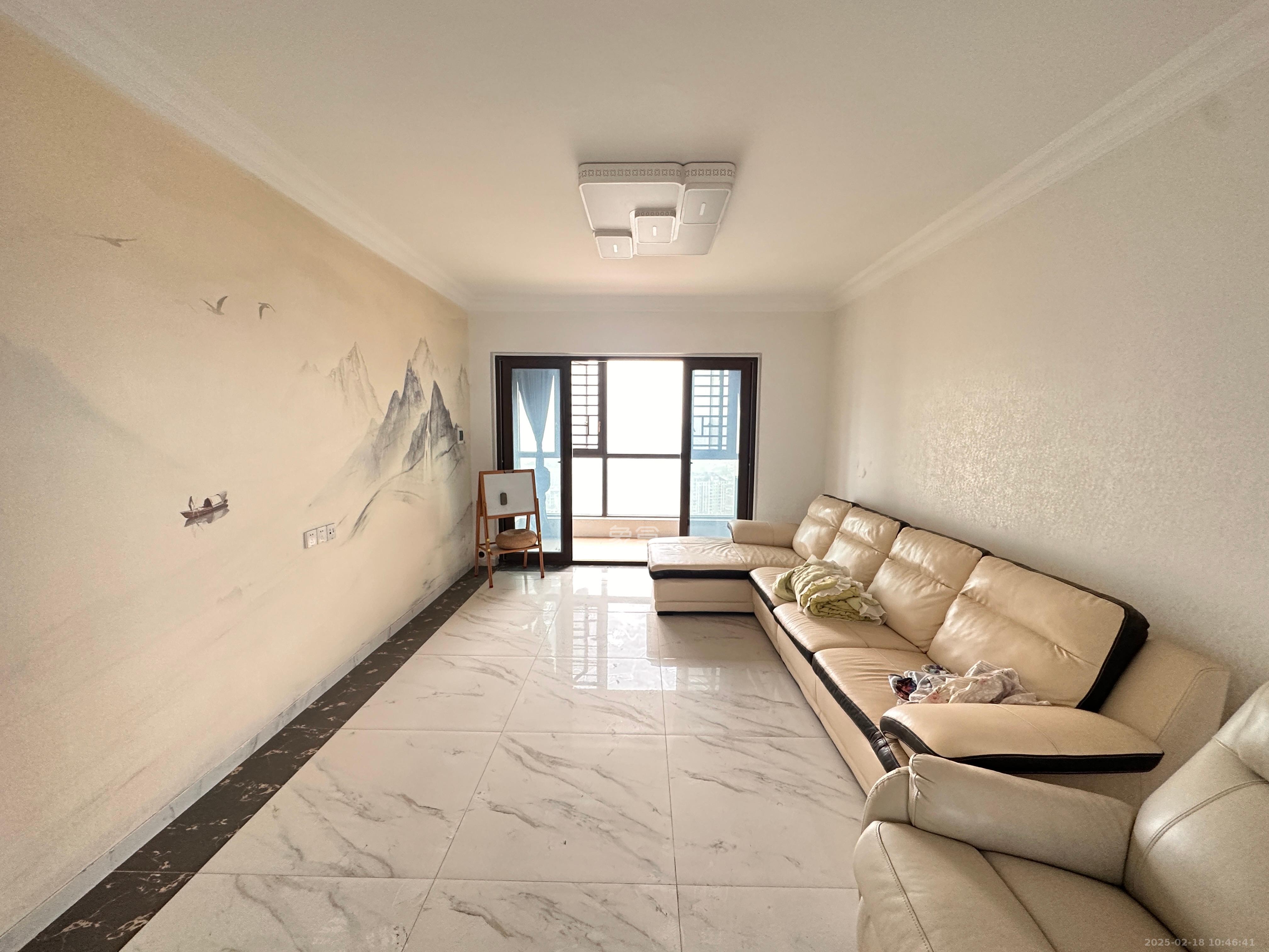 碧桂园高尔夫花园 4室2厅2卫 2400.0元/月 碧桂园高尔夫花园 4室2厅2卫 2400.0元/月室内图