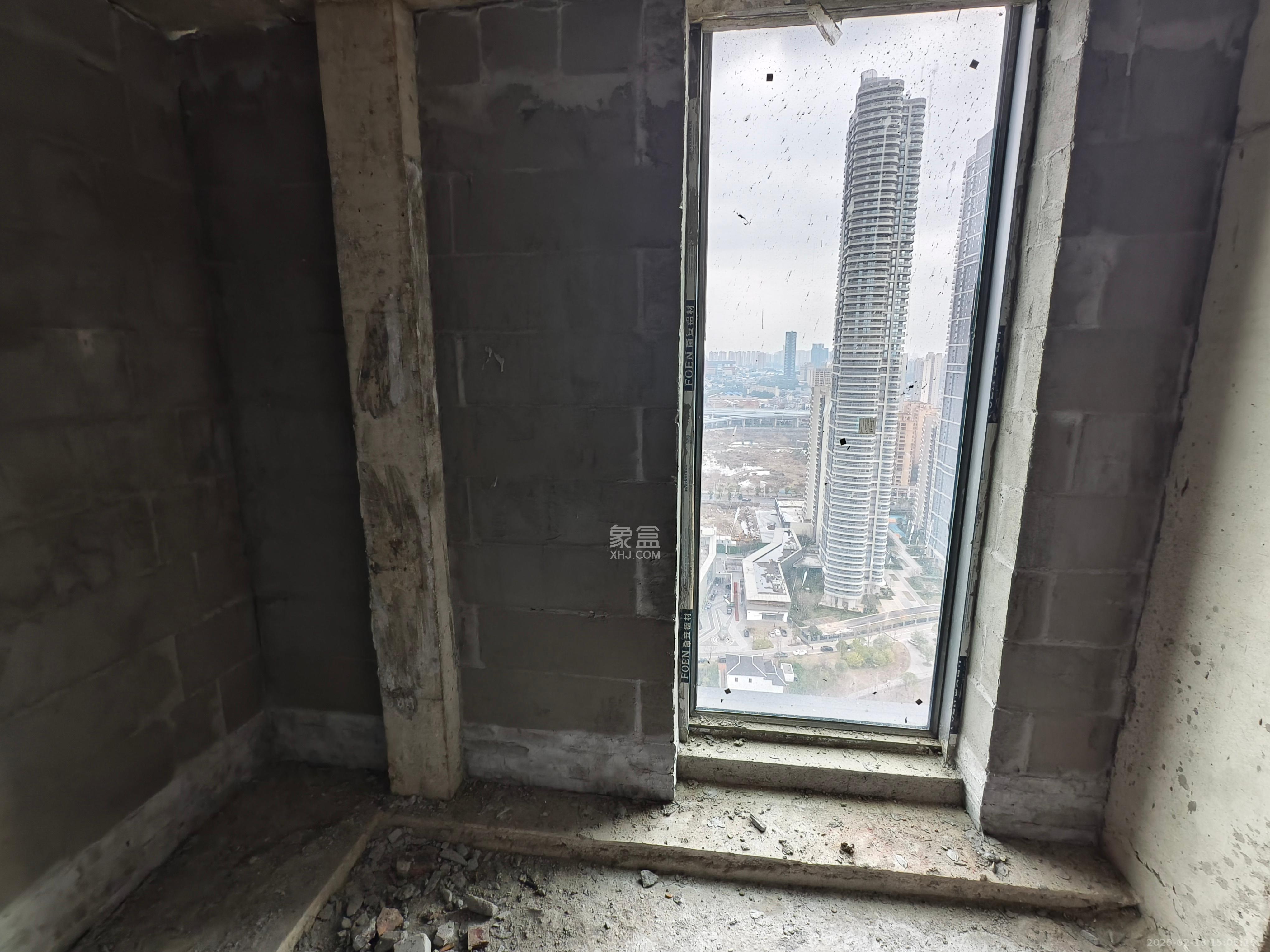 绿地V岛  1室0厅0卫    1200.0元/月 绿地V岛  1室0厅0卫    1200.0元/月室内图