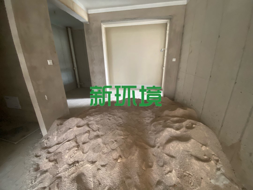 荣盛花语书苑 4室2厅2卫 84.80万 荣盛花语书苑 4室2厅2卫 84.80万客厅