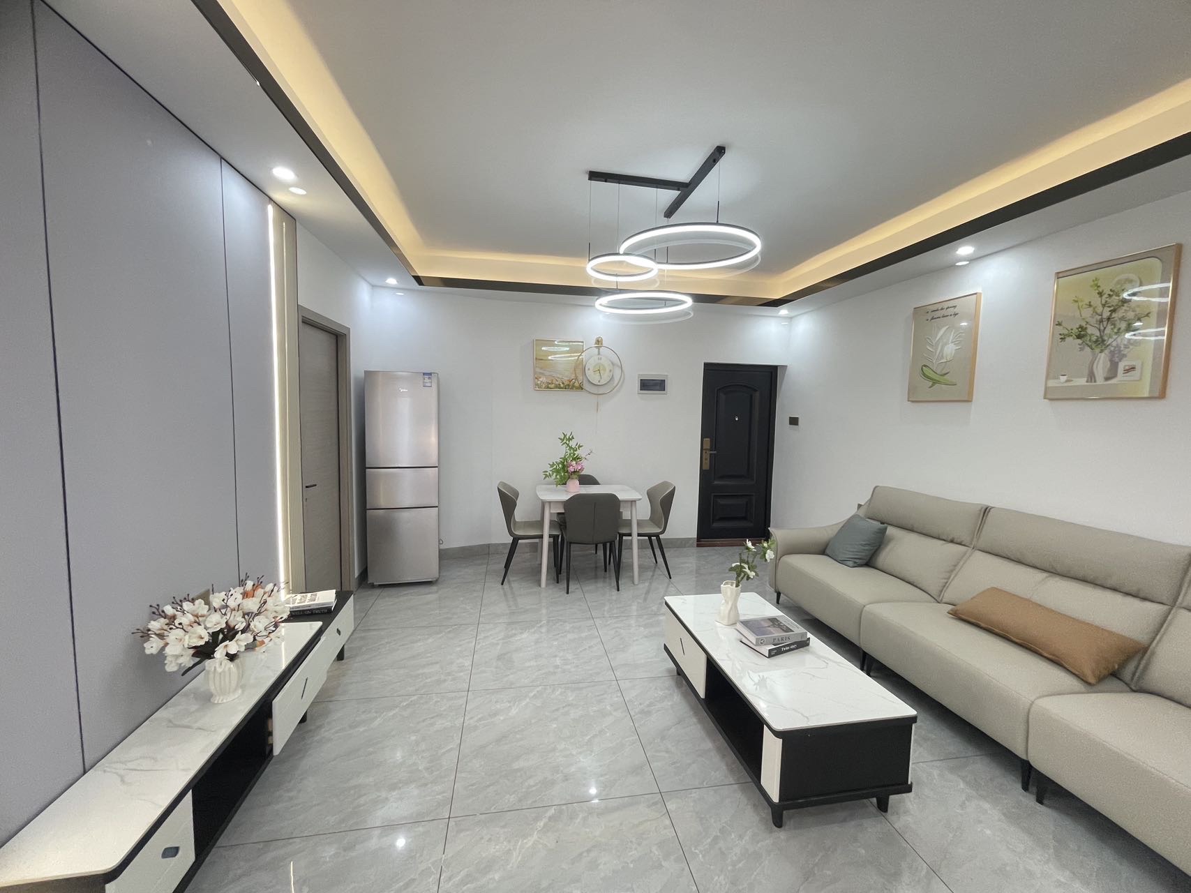 义龙后路10号(铺前糟粕醋) 3室2厅1卫 96.0万 义龙后路10号(铺前糟粕醋) 3室2厅1卫 96.0万客厅