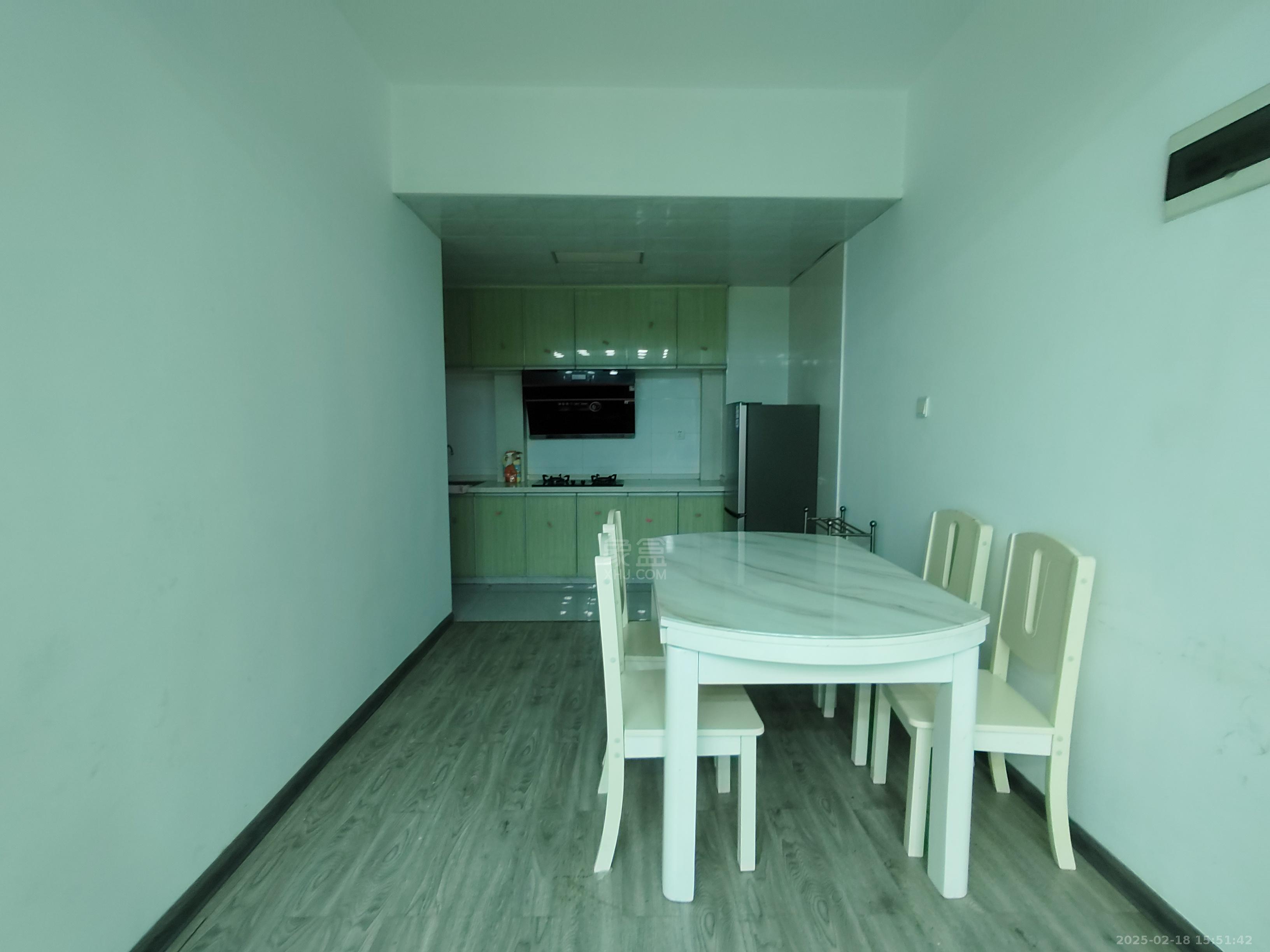 东城商业广场(东成)  3室1厅1卫    2400.0元/月 东城商业广场(东成)  3室1厅1卫    2400.0元/月室内图