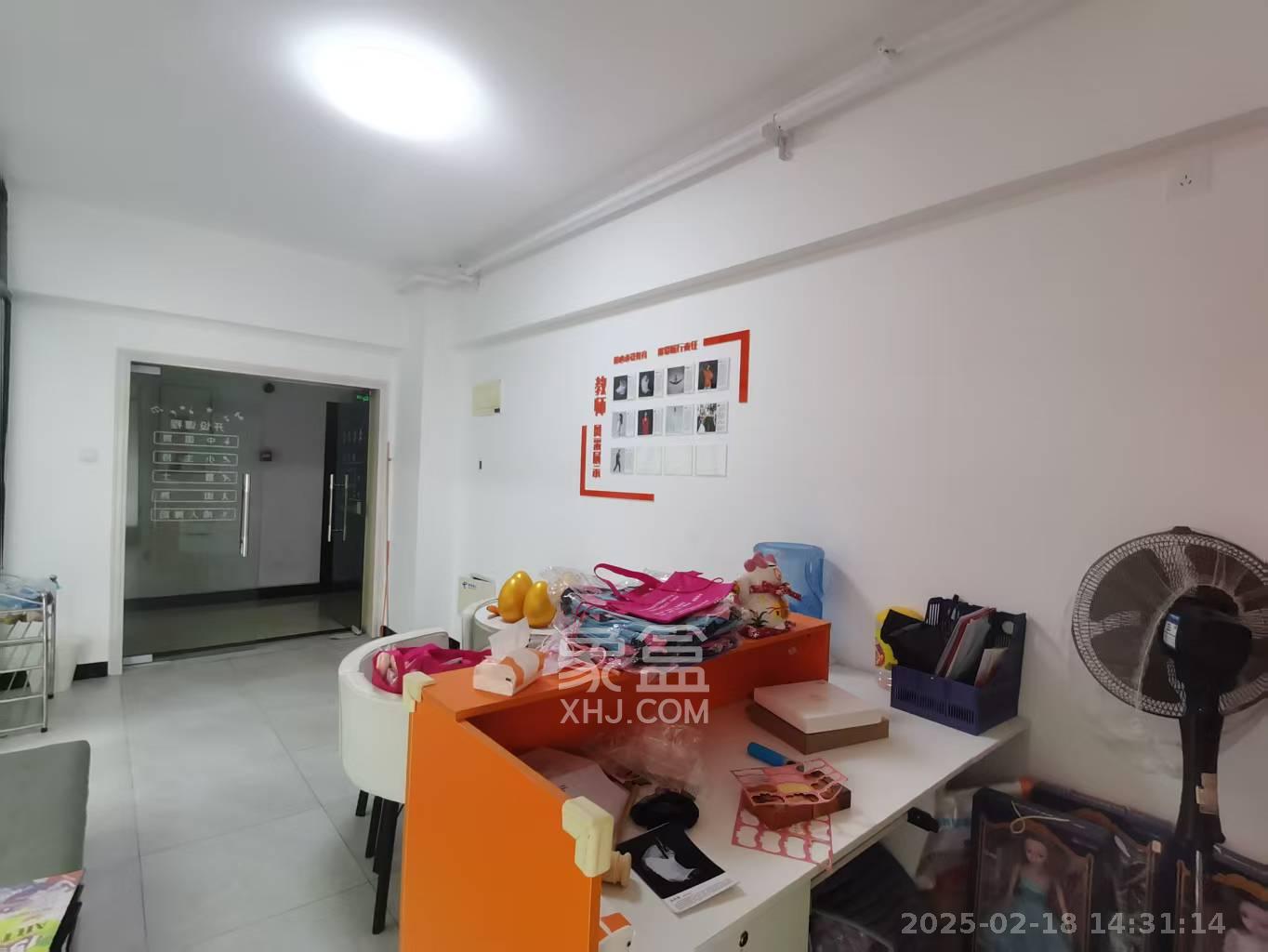 中建芙蓉嘉苑 1室1厅1卫 3000.0元/月 中建芙蓉嘉苑 1室1厅1卫 3000.0元/月室内图