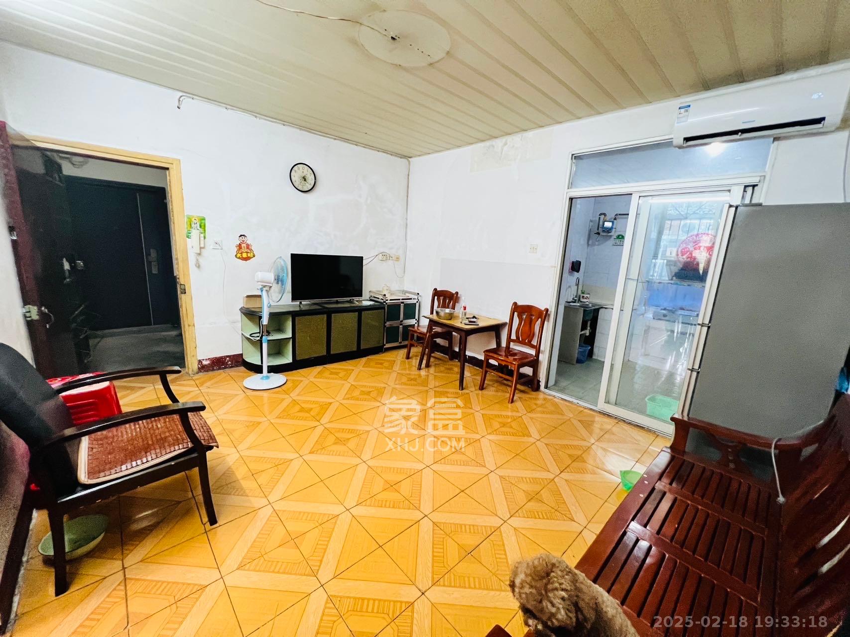 东瓜山三村(东电社区) 3室1厅1卫 1500.0元/月 东瓜山三村(东电社区) 3室1厅1卫 1500.0元/月室内图