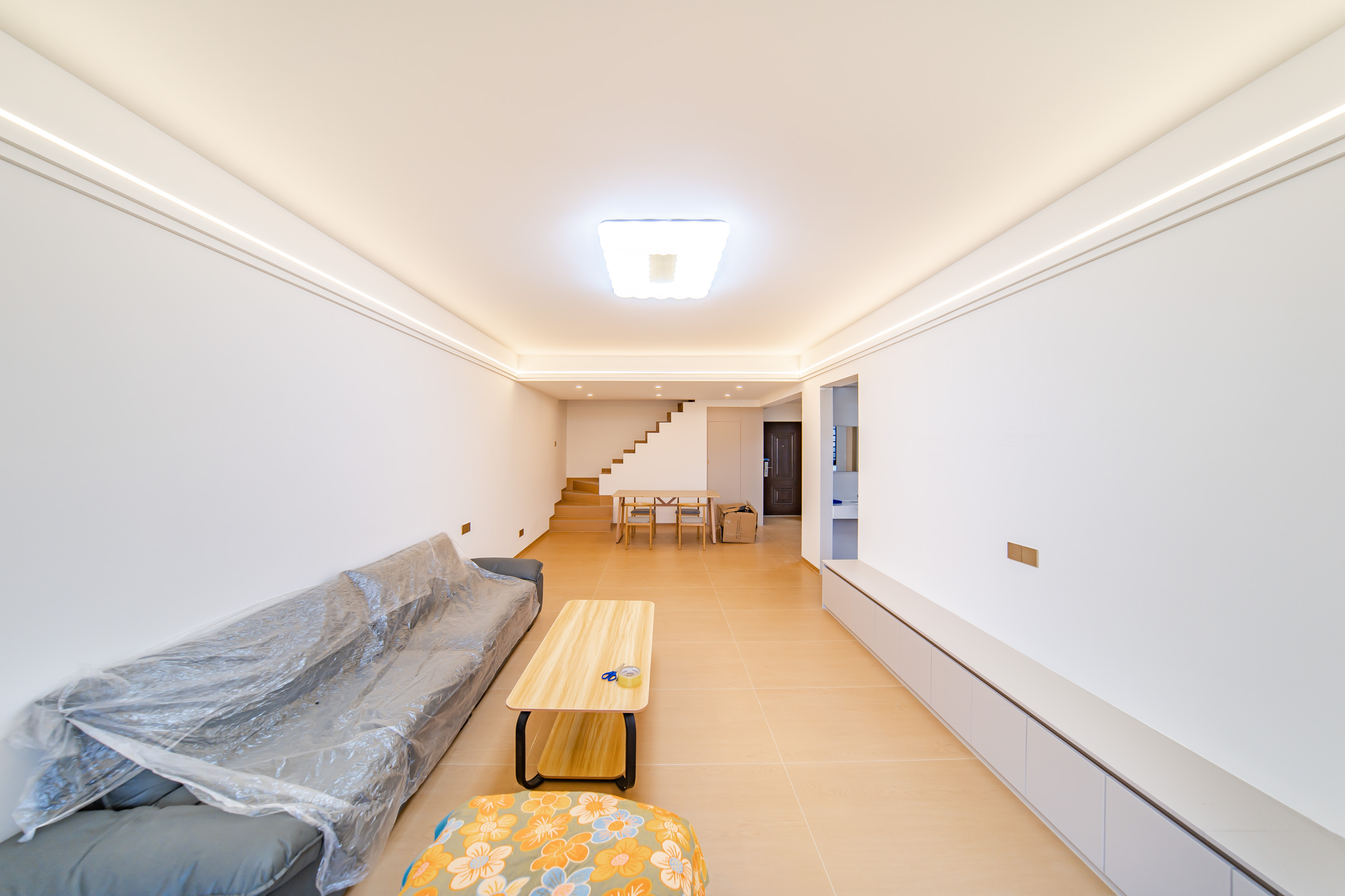 洋湖18克拉(旷远洋湖18克拉)  4室2厅2卫   149.80万 洋湖18克拉(旷远洋湖18克拉)  4室2厅2卫   149.80万客厅