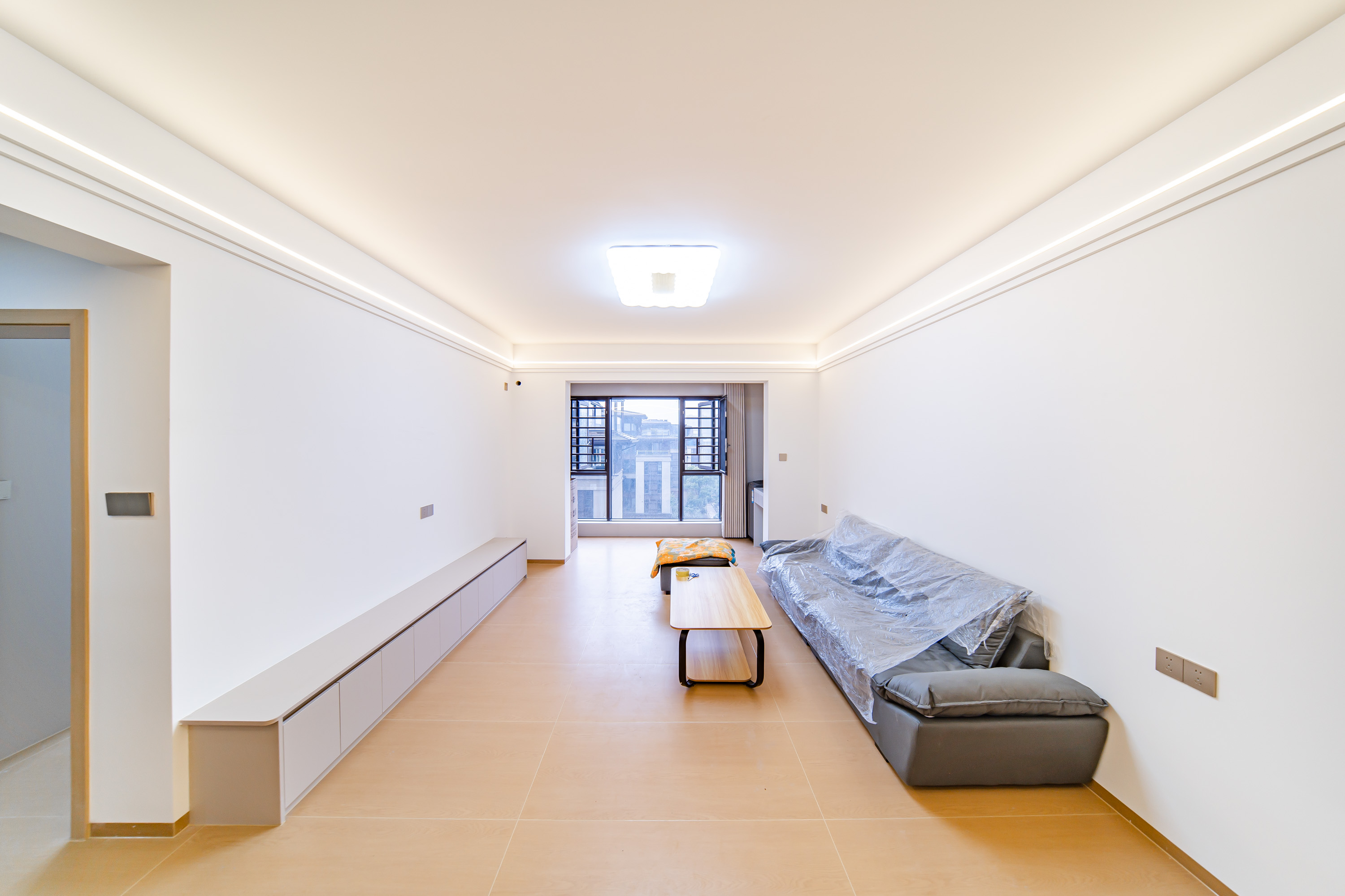 洋湖18克拉(旷远洋湖18克拉)  4室2厅2卫   149.80万 洋湖18克拉(旷远洋湖18克拉)  4室2厅2卫   149.80万客厅