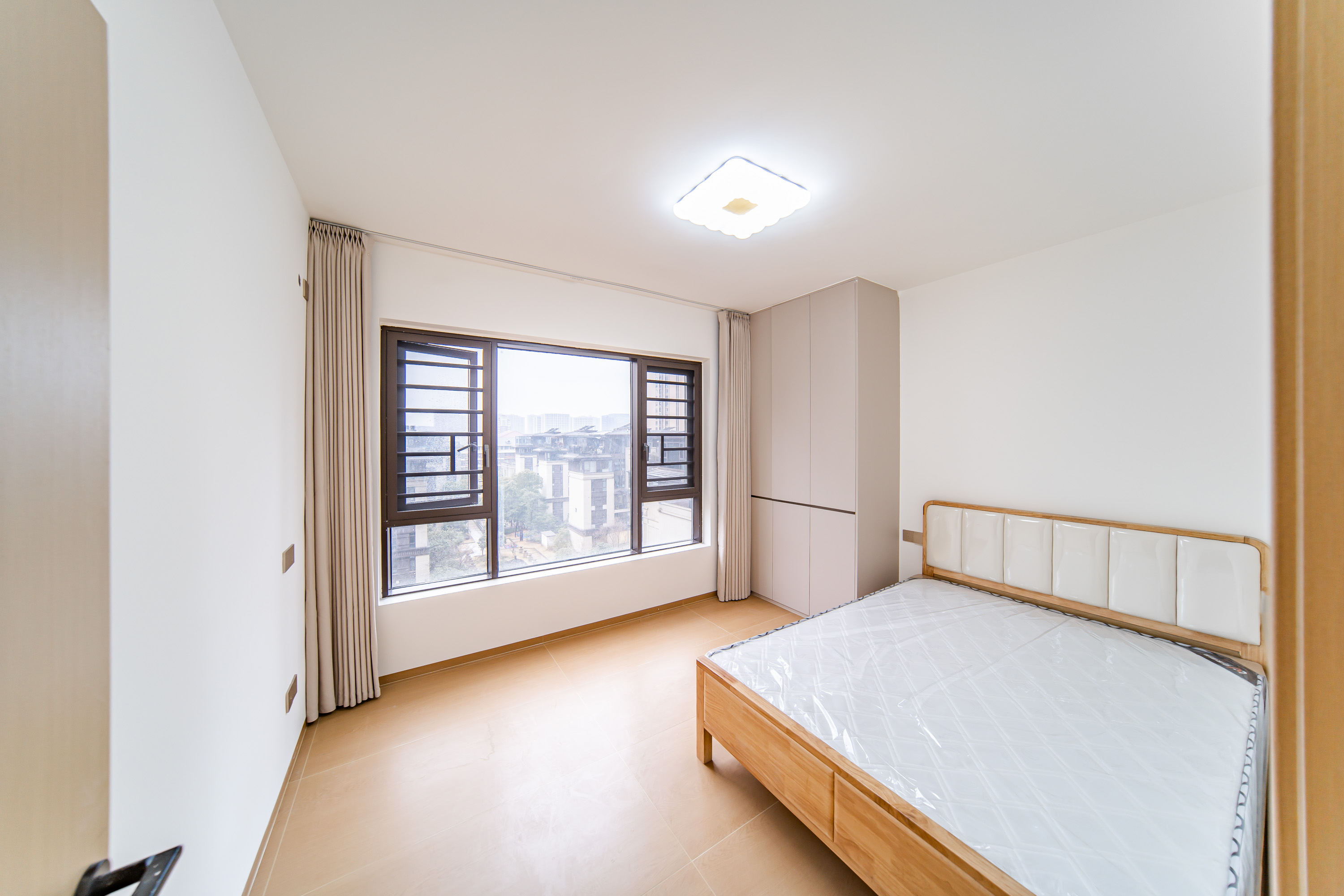 洋湖18克拉(旷远洋湖18克拉)  4室2厅2卫   149.80万 洋湖18克拉(旷远洋湖18克拉)  4室2厅2卫   149.80万卧室