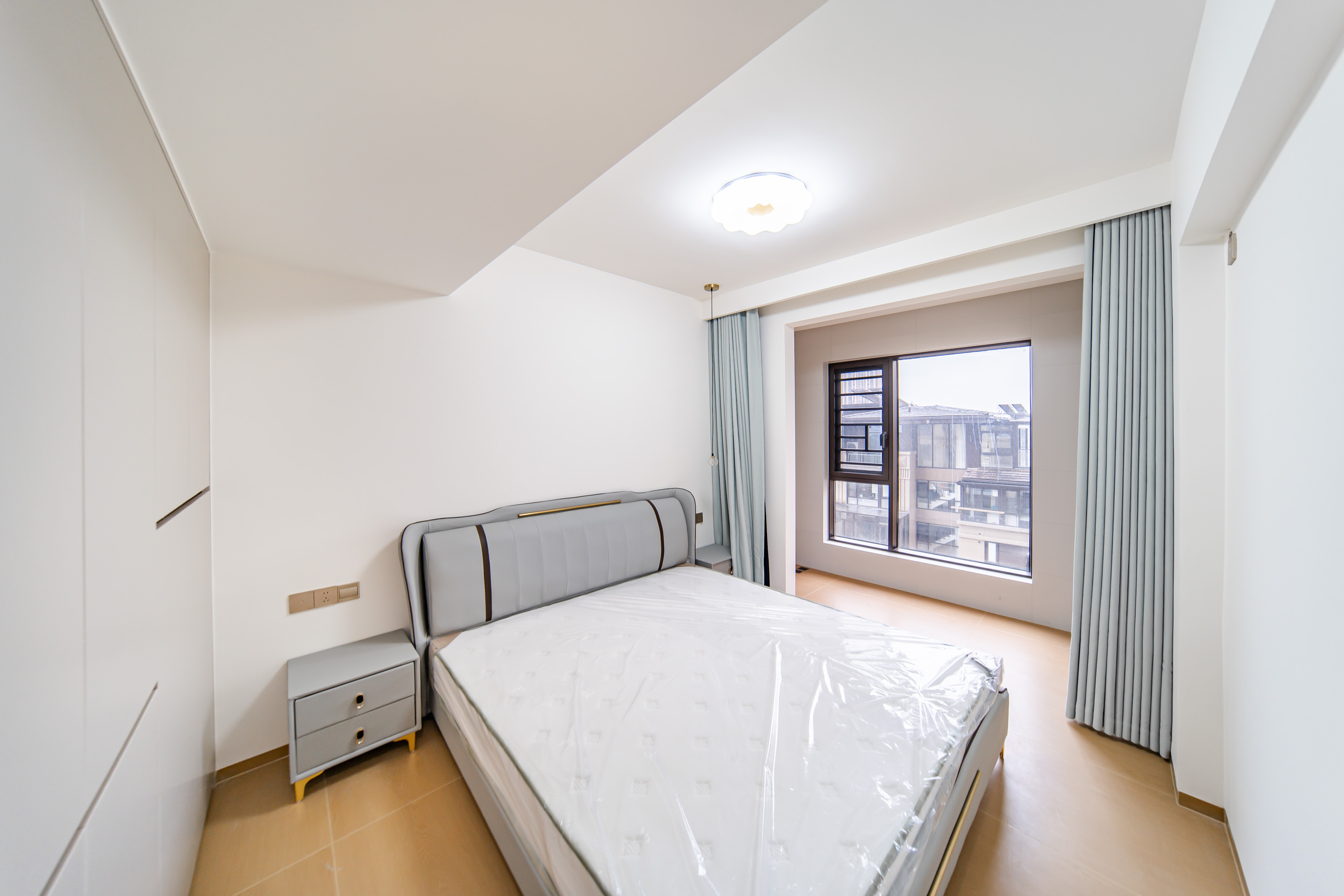 洋湖18克拉(旷远洋湖18克拉)  4室2厅2卫   149.80万 洋湖18克拉(旷远洋湖18克拉)  4室2厅2卫   149.80万卧室