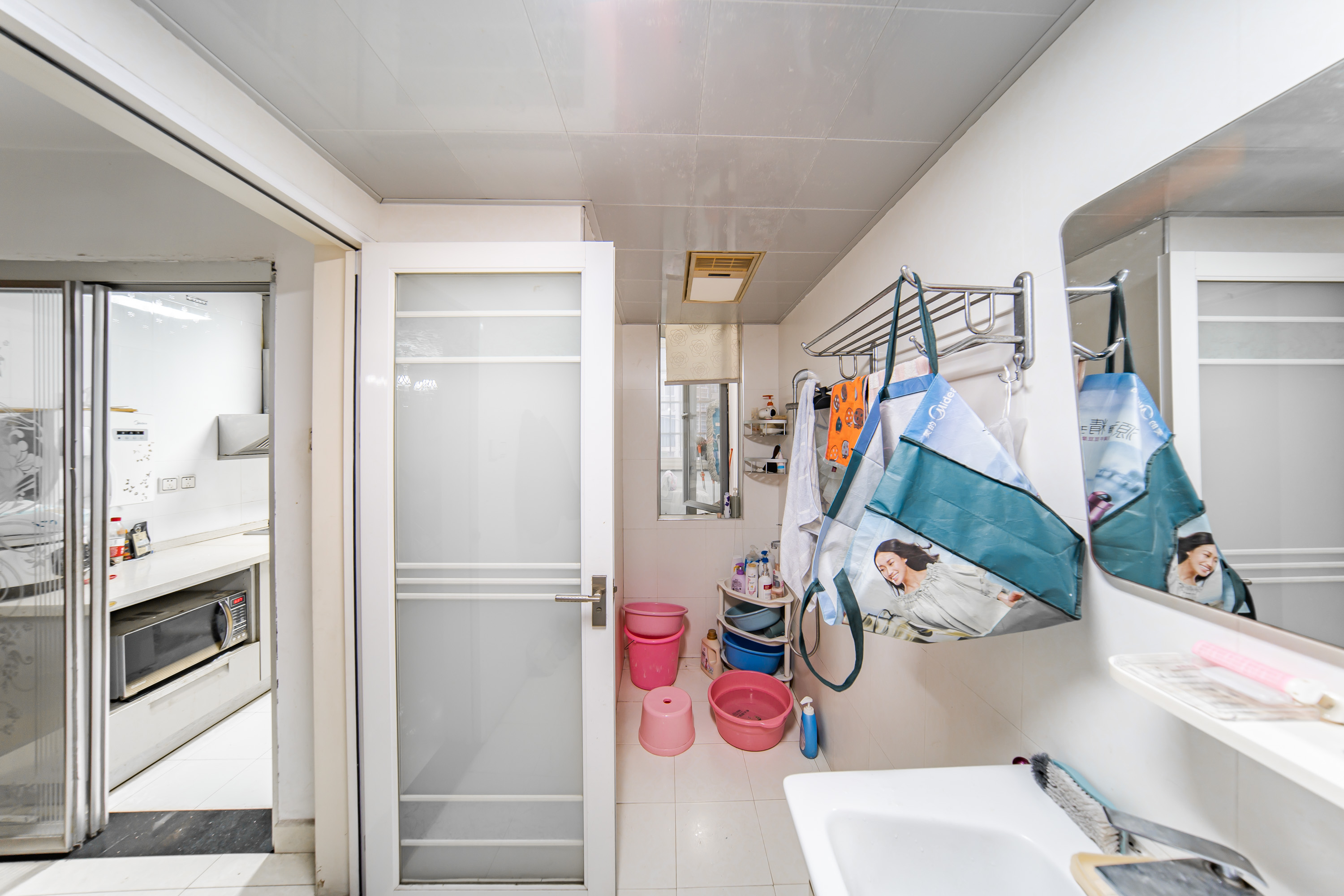 阳光100二期 3室2厅1卫 118.0万 阳光100二期 3室2厅1卫 118.0万卫生间