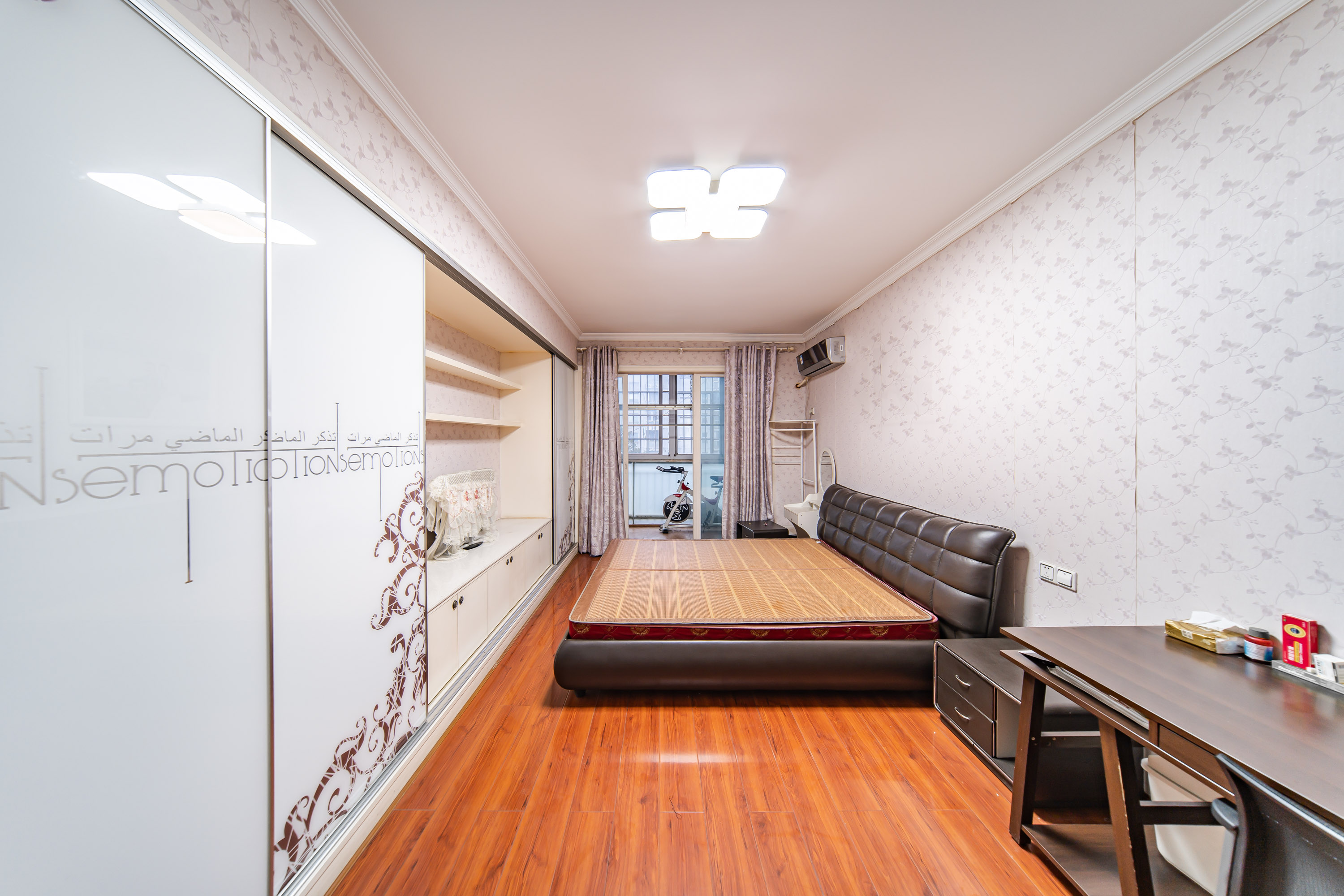 阳光100二期 3室2厅1卫 118.0万 阳光100二期 3室2厅1卫 118.0万卧室