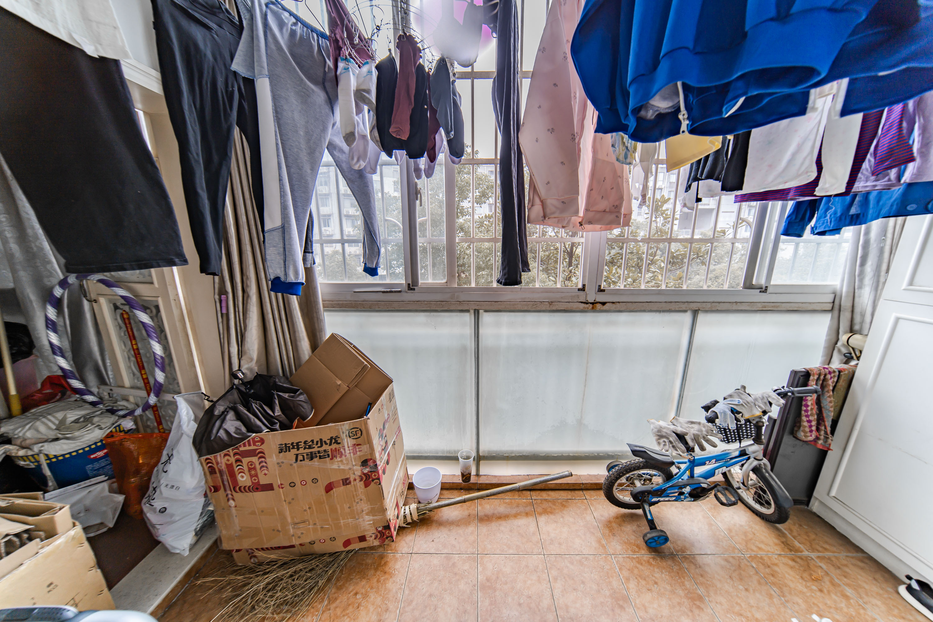 阳光100二期 3室2厅1卫 118.0万 阳光100二期 3室2厅1卫 118.0万阳台