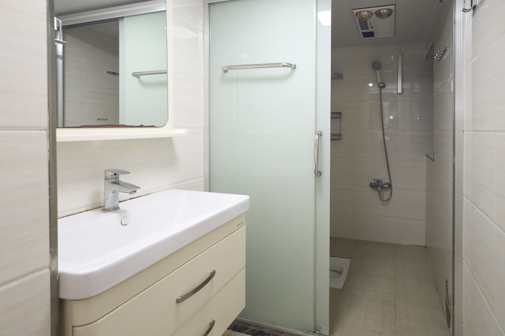 山语城二期 3室2厅1卫 63.0万 山语城二期 3室2厅1卫 63.0万卫生间