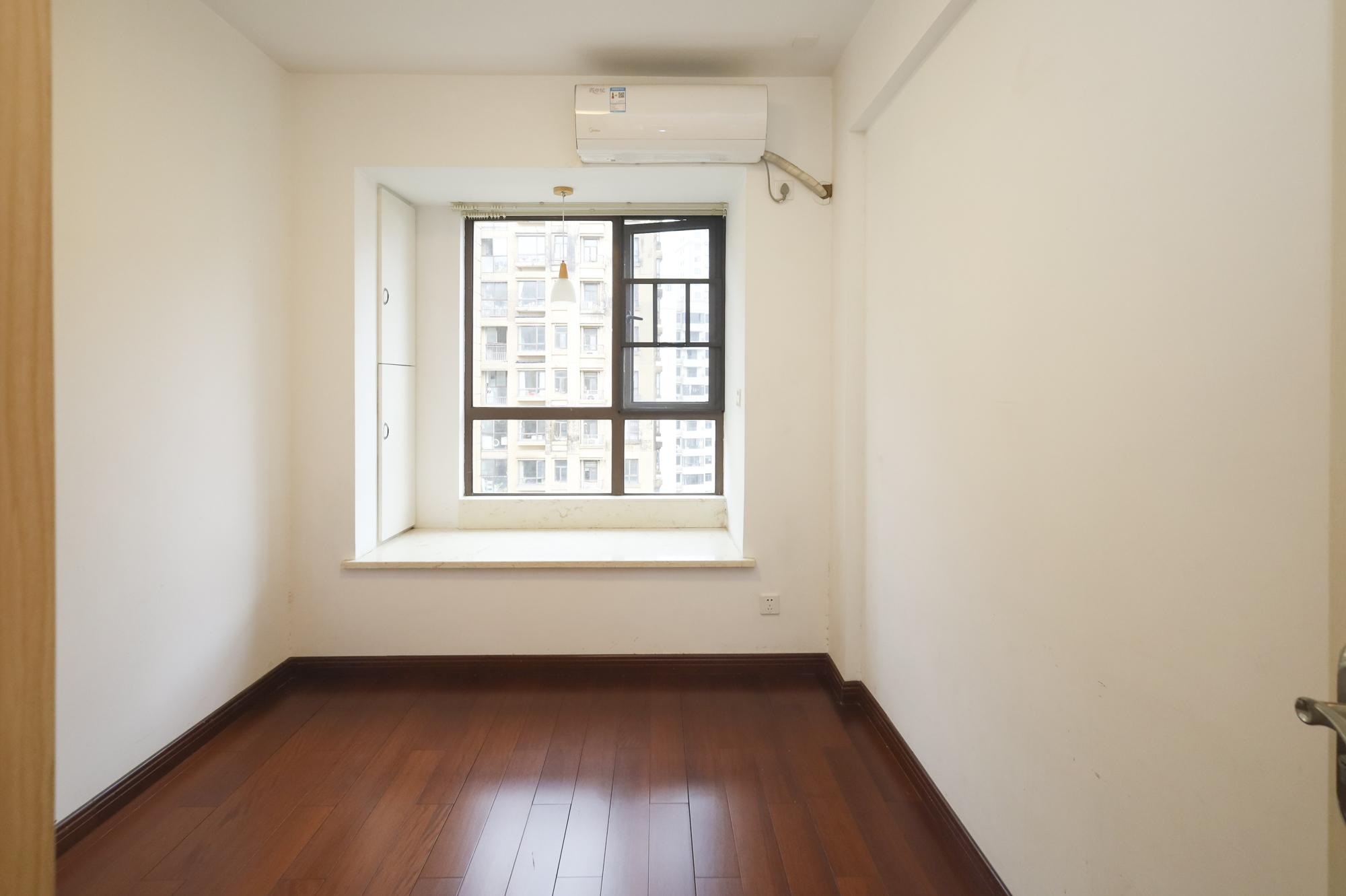 山语城二期 3室2厅1卫 63.0万 山语城二期 3室2厅1卫 63.0万卧室