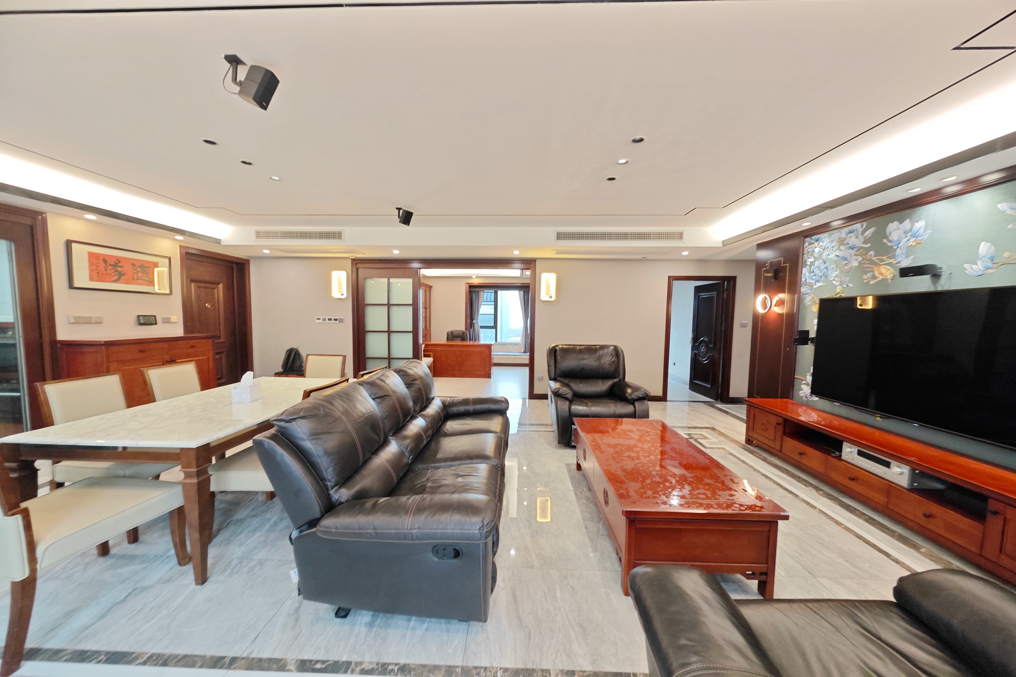 建发中央悦府  4室2厅2卫   238.00万客厅