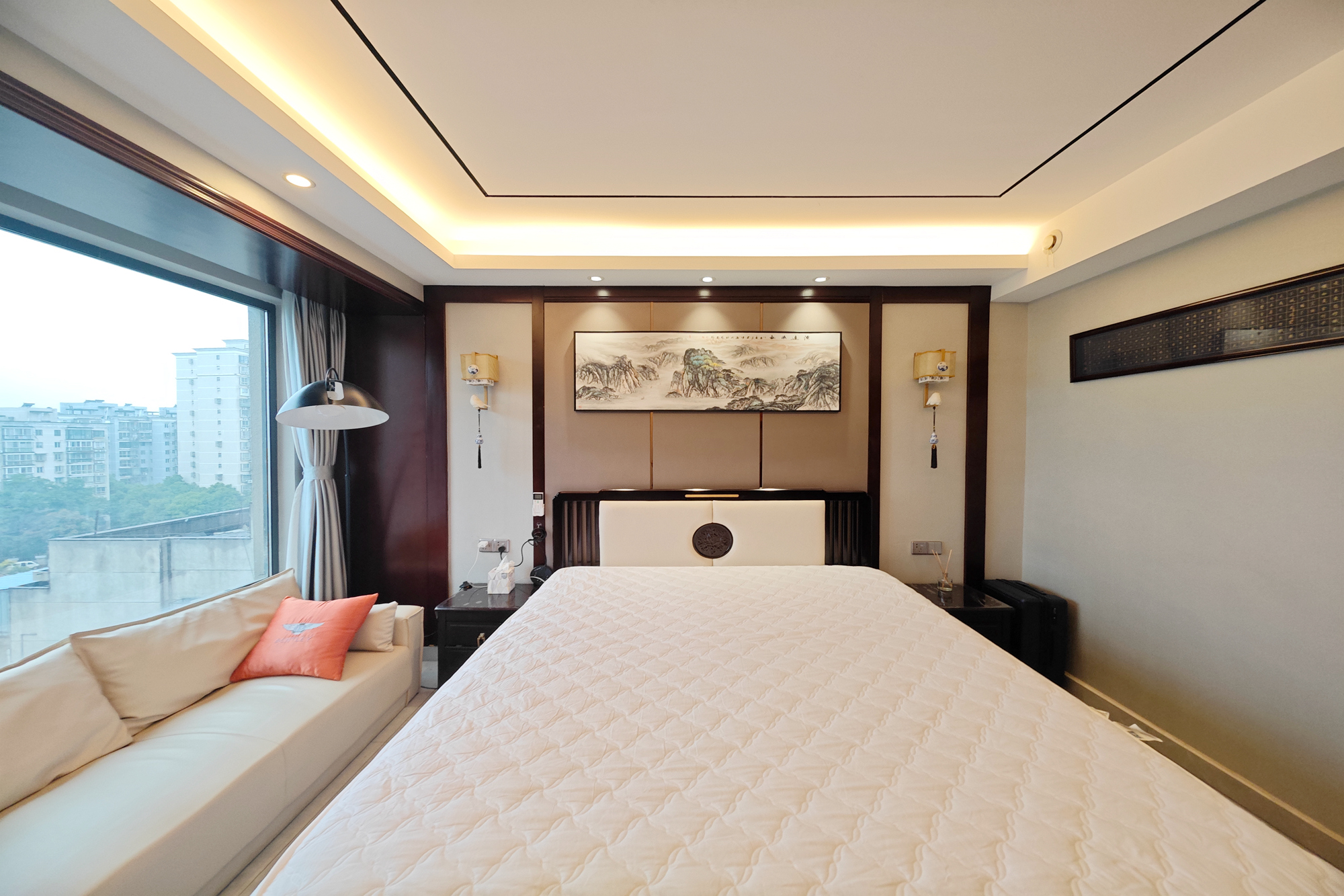 建发中央悦府  4室2厅2卫   238.00万卧室