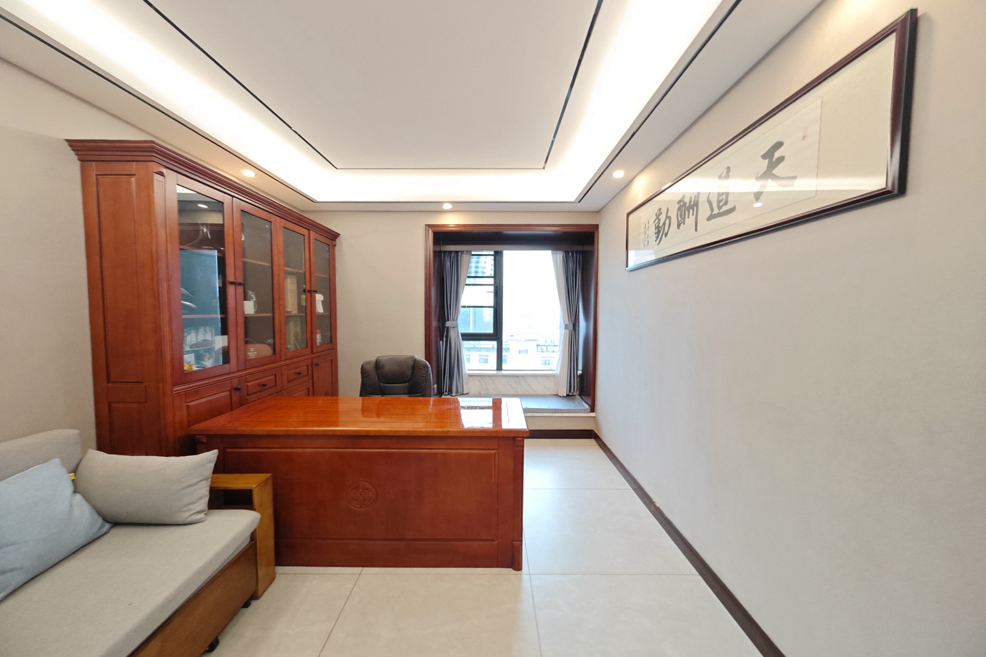 建发中央悦府  4室2厅2卫   238.00万卧室
