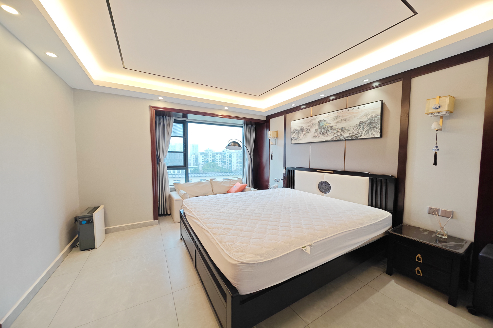 建发中央悦府  4室2厅2卫   238.00万卧室