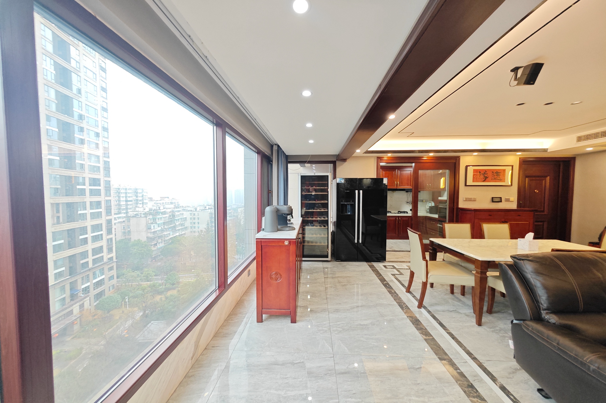 建发中央悦府  4室2厅2卫   238.00万阳台