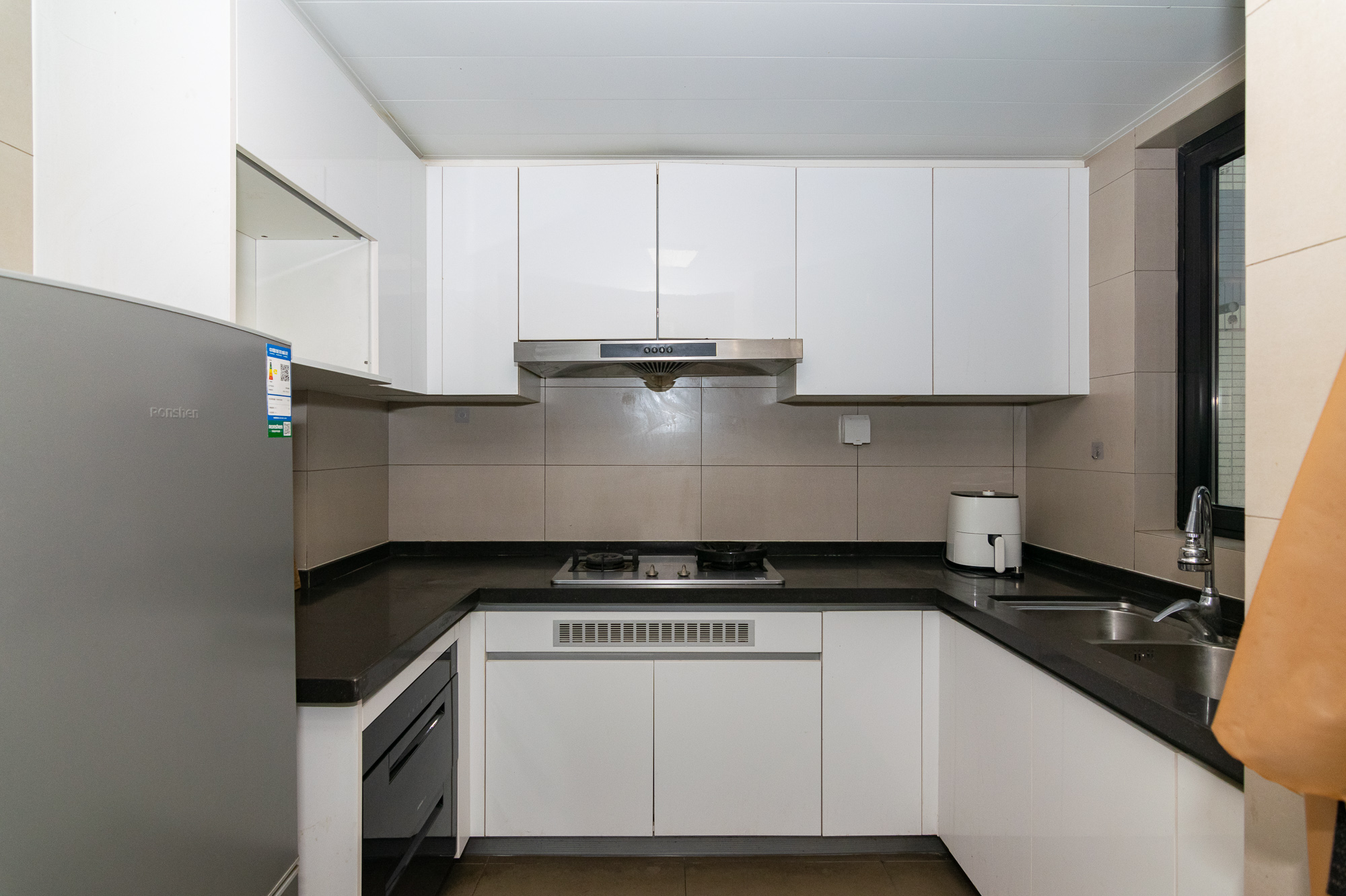 时代年华 3室2厅2卫 82.0万 时代年华 3室2厅2卫 82.0万厨房