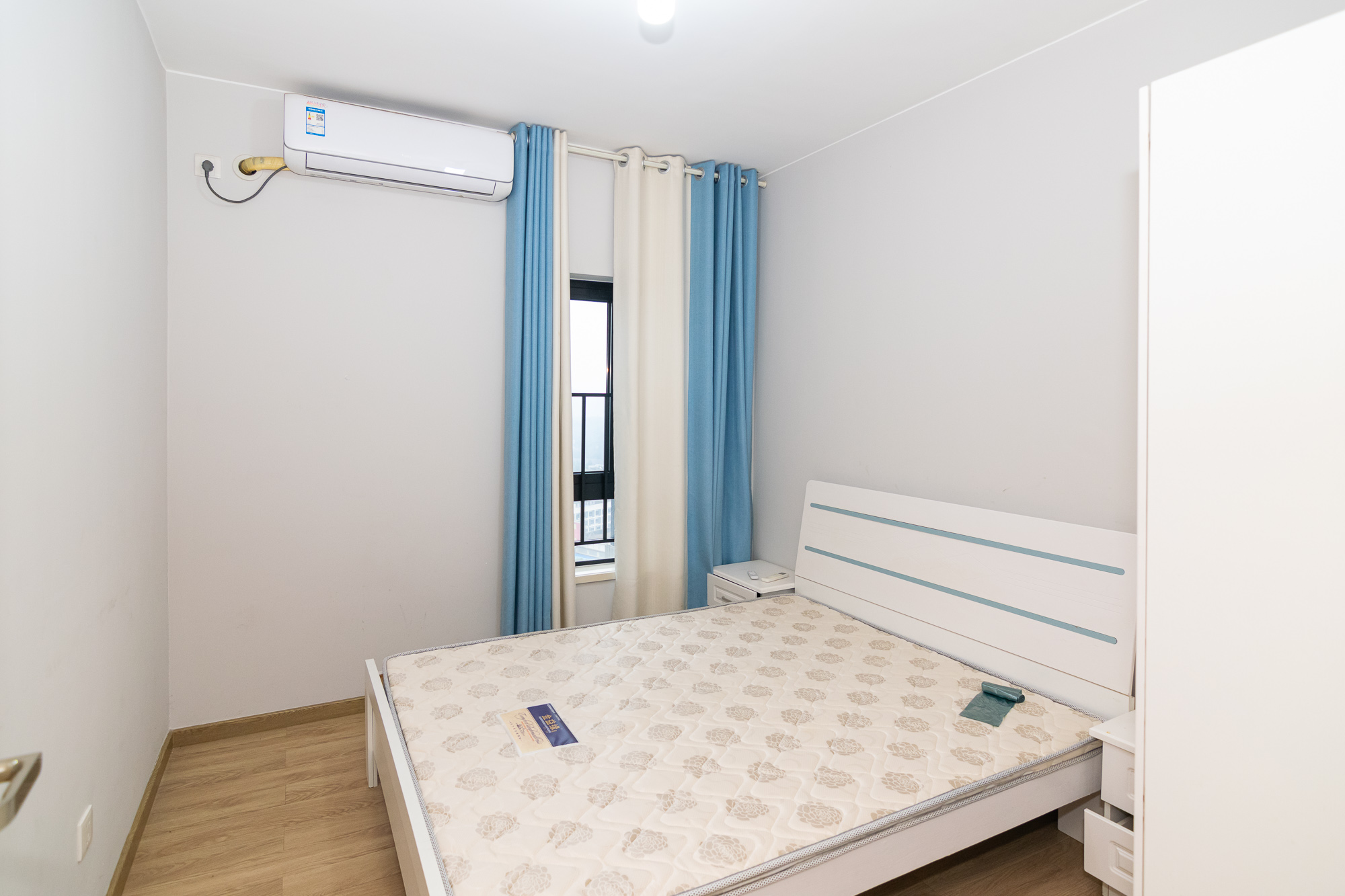 时代年华 3室2厅2卫 82.0万 时代年华 3室2厅2卫 82.0万卧室