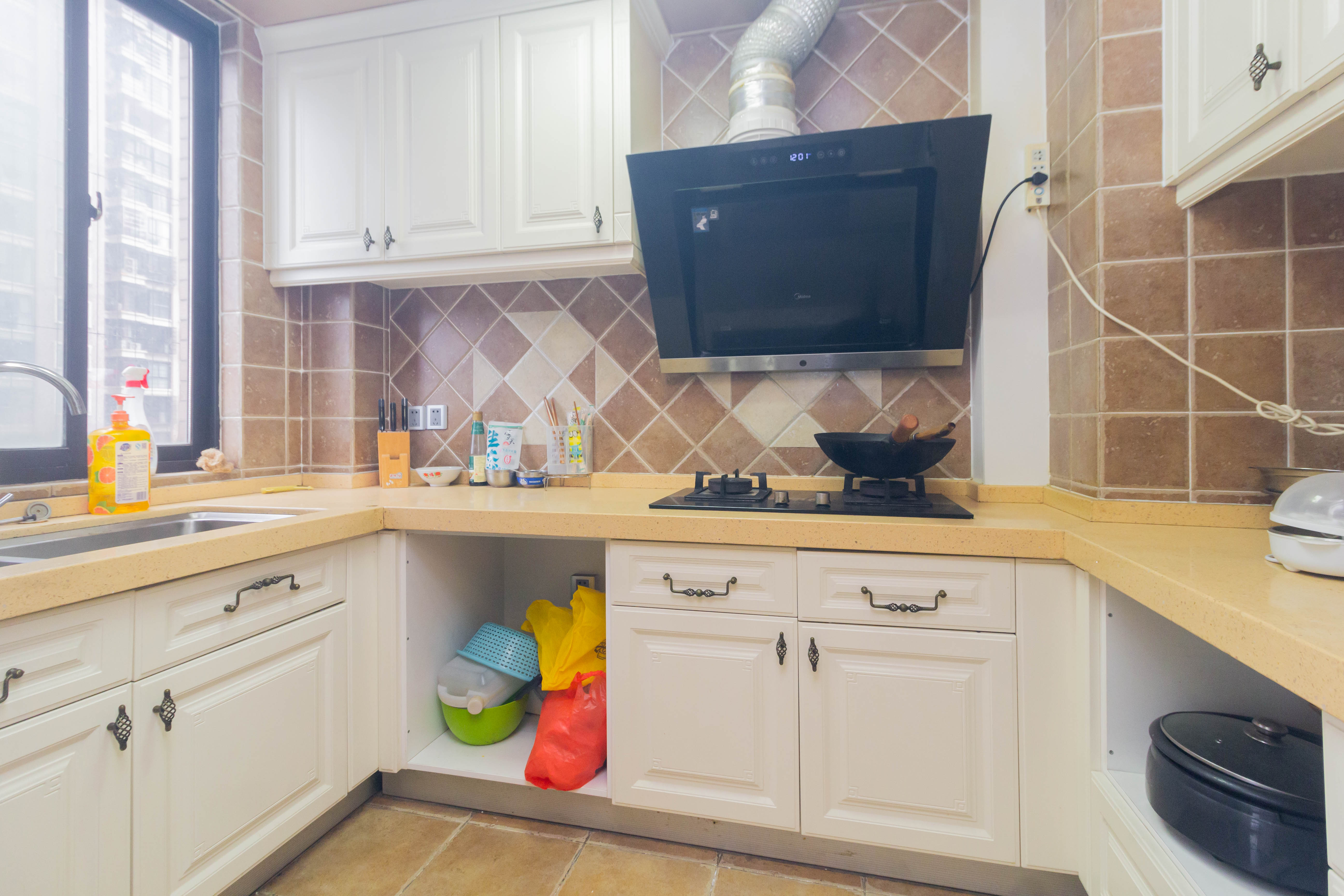 康桥长郡 3室2厅2卫 89.1万 康桥长郡 3室2厅2卫 89.1万厨房