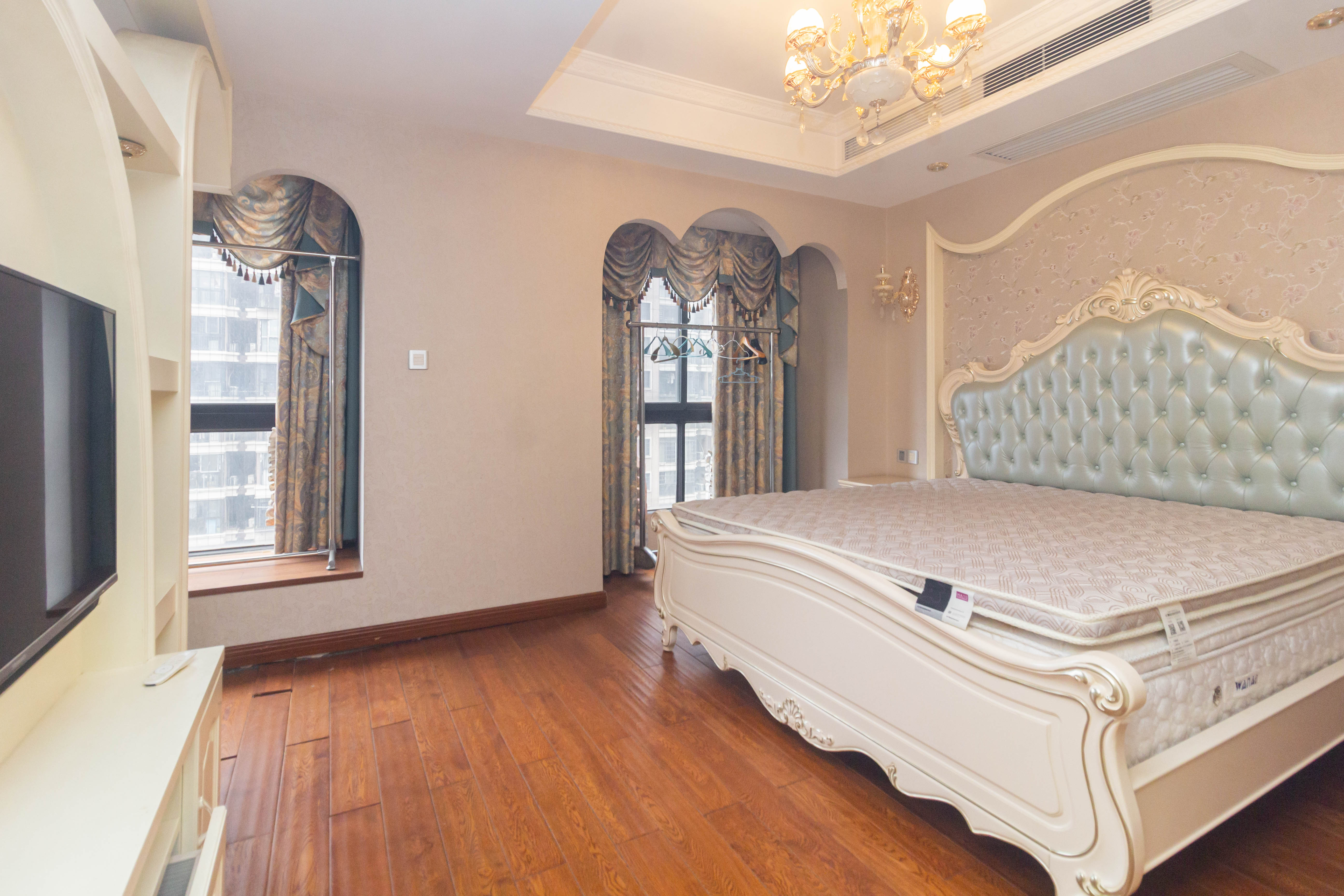 康桥长郡 3室2厅2卫 89.1万 康桥长郡 3室2厅2卫 89.1万卧室