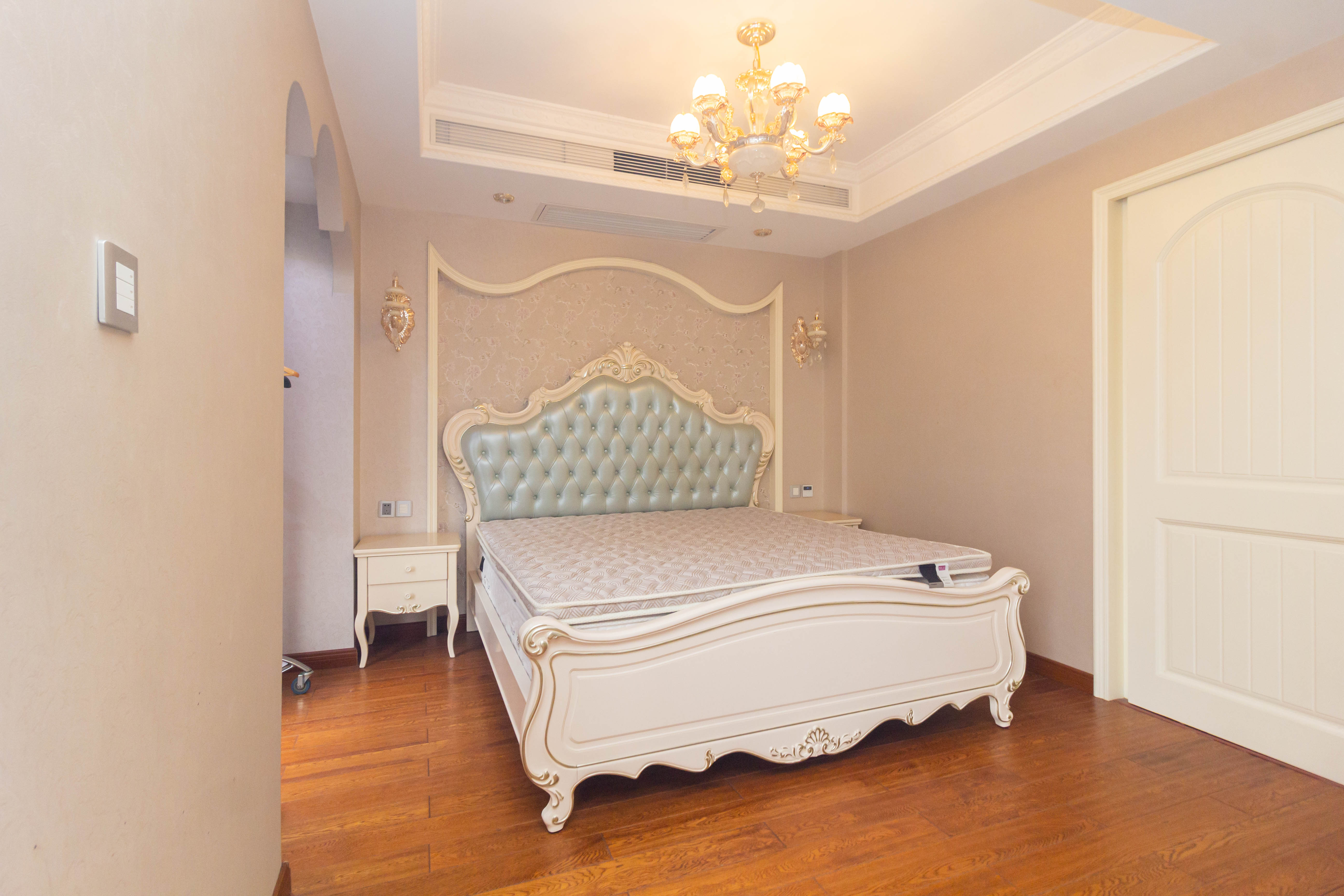 康桥长郡 3室2厅2卫 89.1万 康桥长郡 3室2厅2卫 89.1万卧室