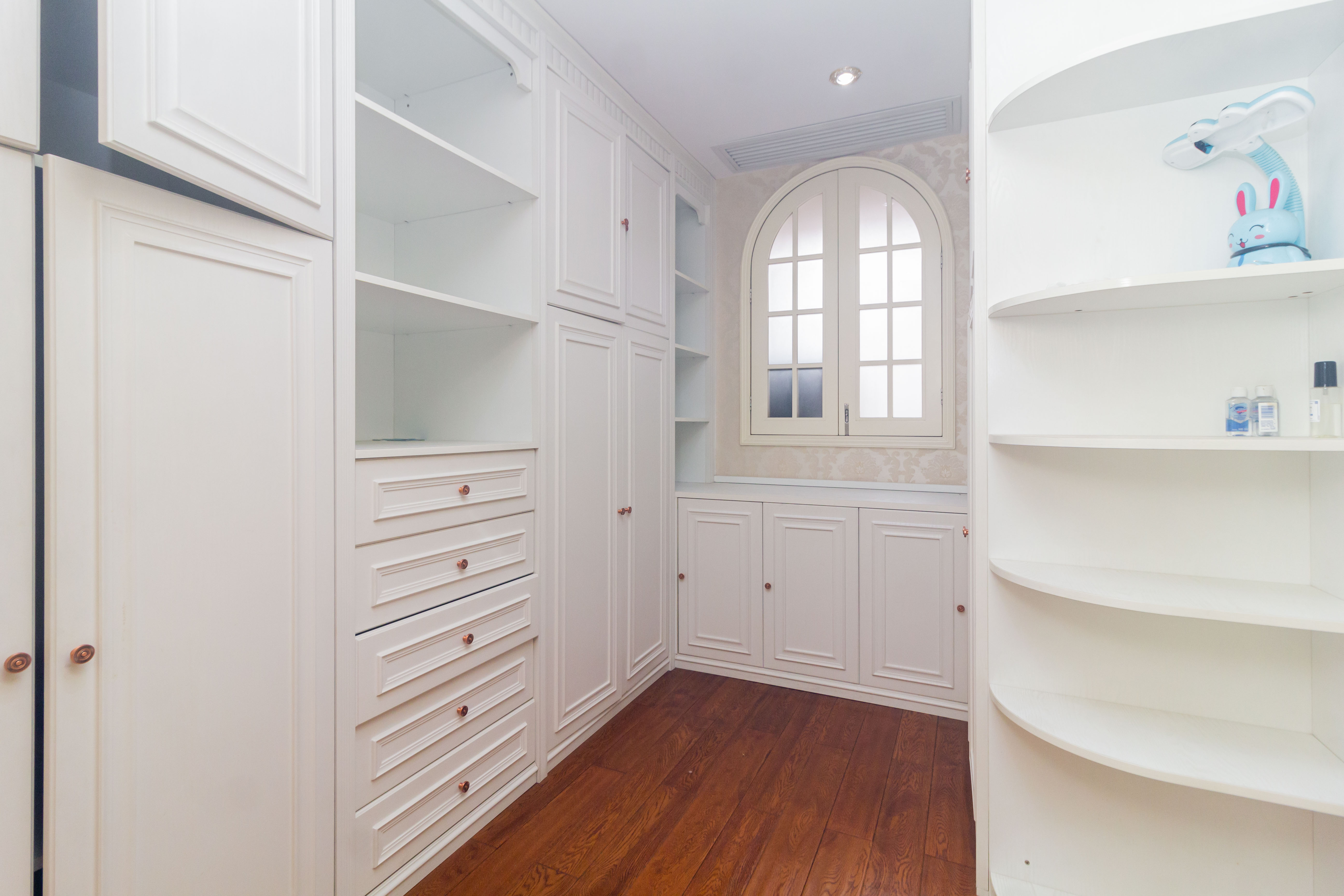 康桥长郡 3室2厅2卫 89.1万 康桥长郡 3室2厅2卫 89.1万卧室