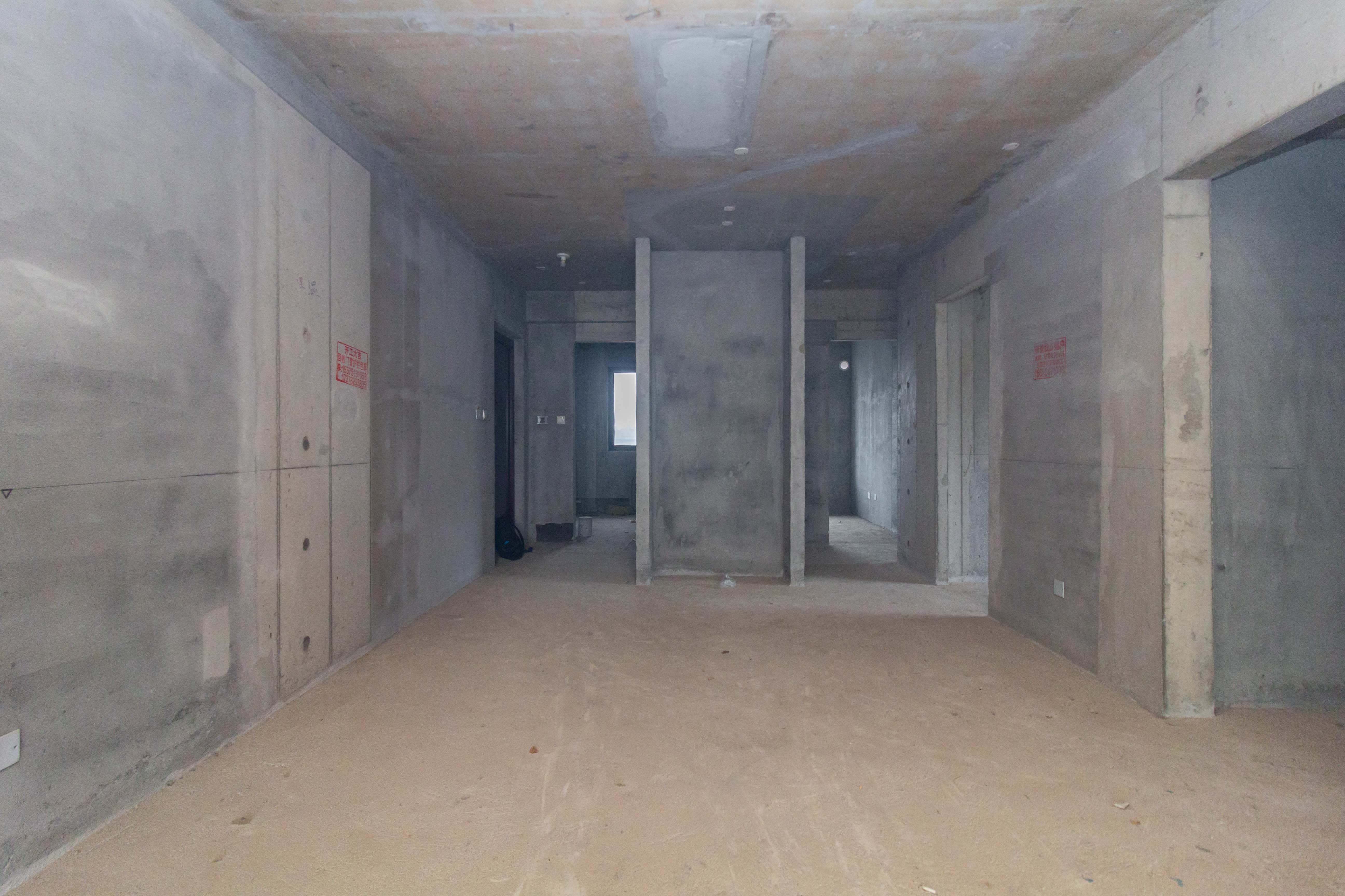 华远碧桂园海蓝城 4室2厅2卫 68.0万 华远碧桂园海蓝城 4室2厅2卫 68.0万客厅