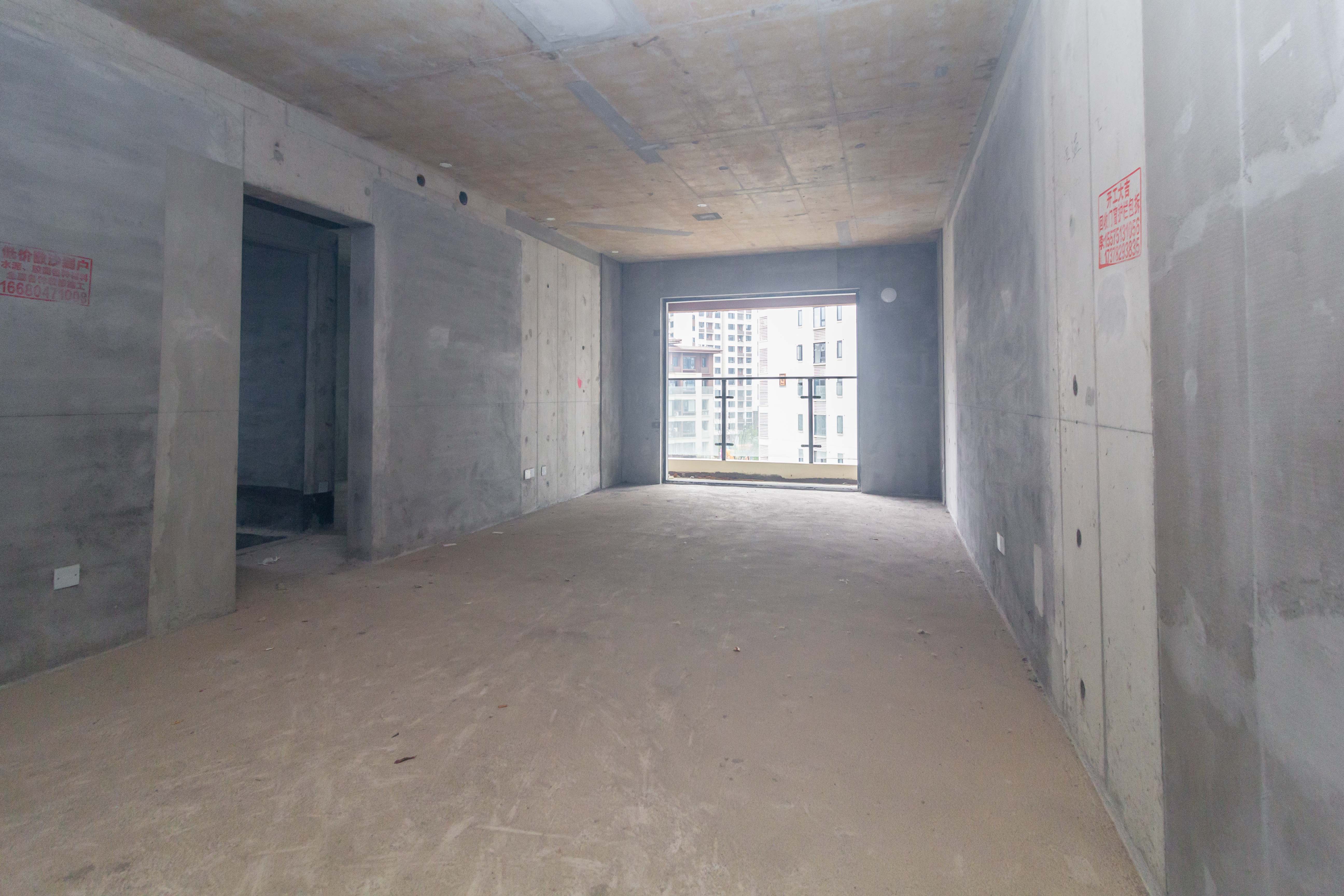 华远碧桂园海蓝城 4室2厅2卫 68.0万 华远碧桂园海蓝城 4室2厅2卫 68.0万客厅