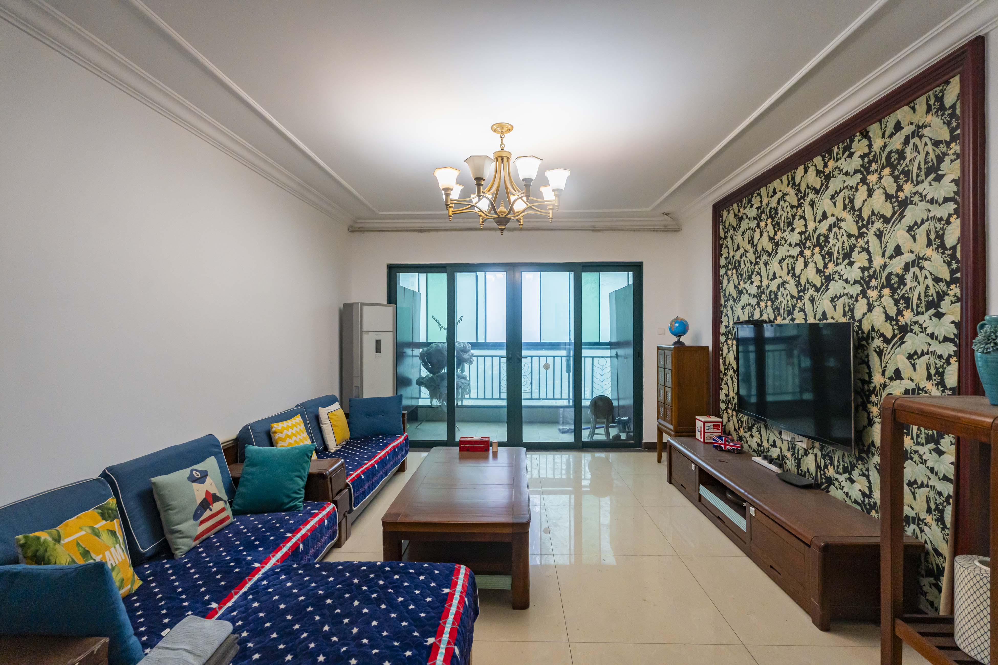 恒大雅苑 3室2厅2卫 111.8万 恒大雅苑 3室2厅2卫 111.8万客厅