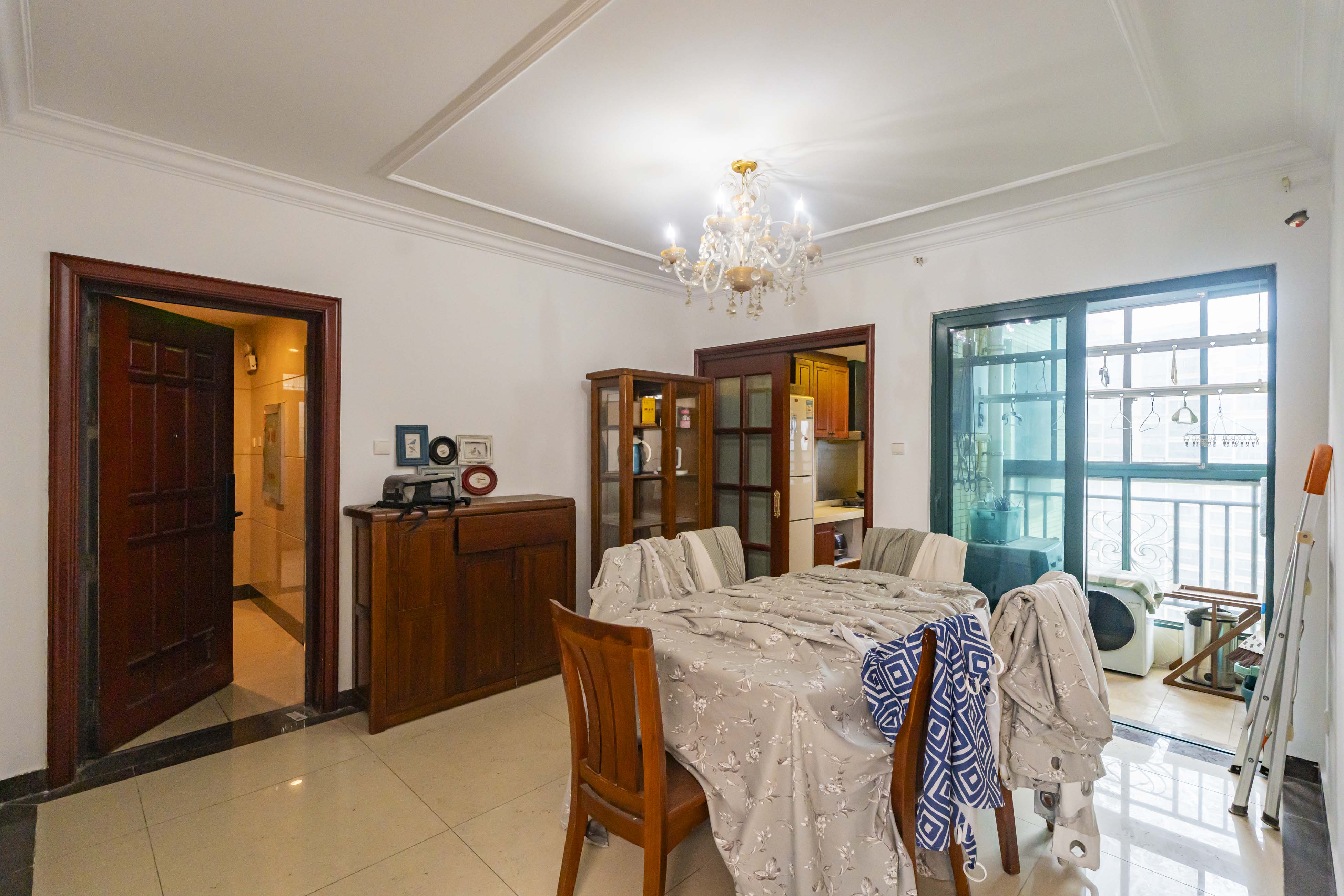 恒大雅苑 3室2厅2卫 111.8万 恒大雅苑 3室2厅2卫 111.8万客厅