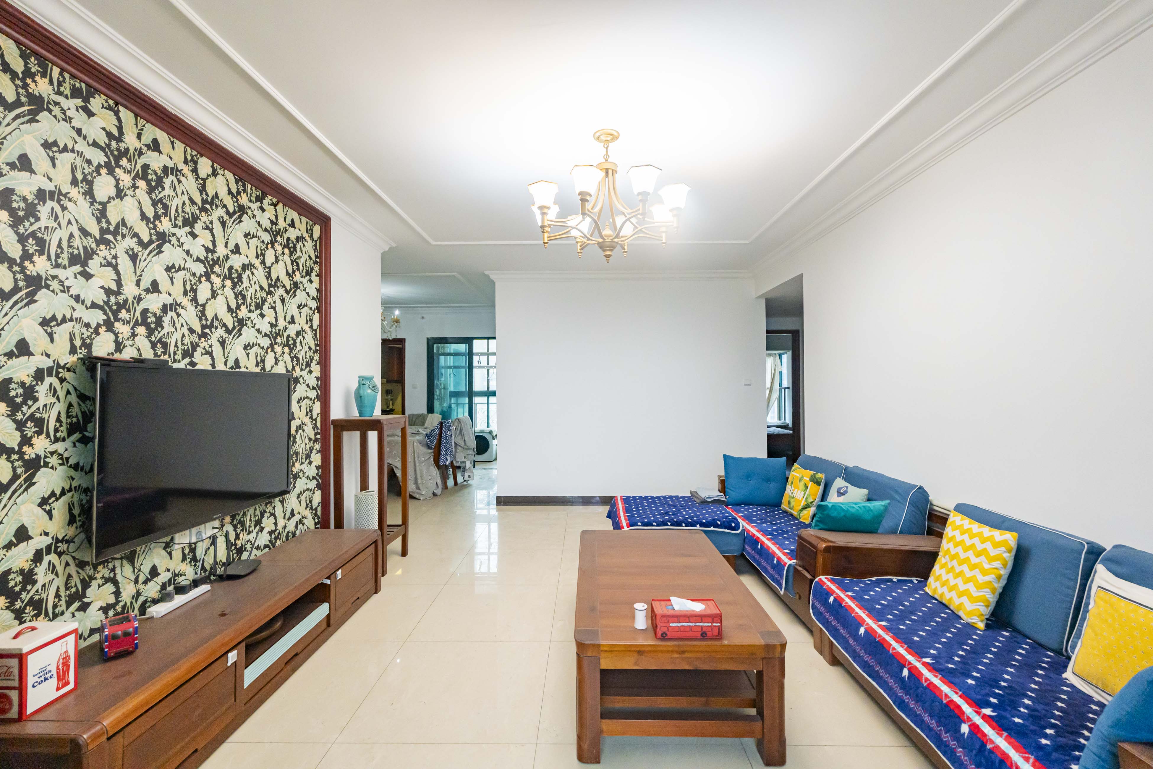 恒大雅苑 3室2厅2卫 111.8万 恒大雅苑 3室2厅2卫 111.8万客厅