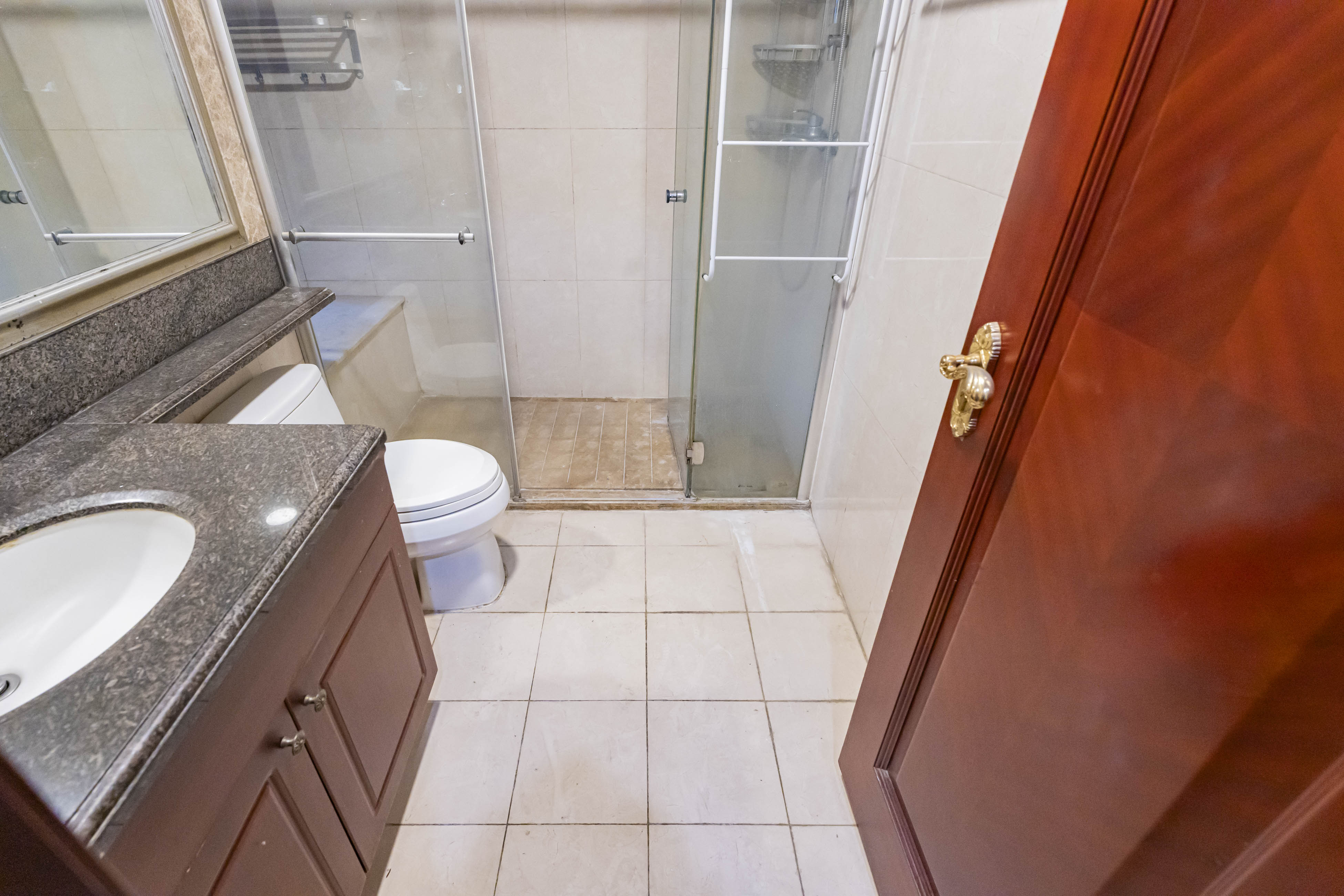 恒大雅苑 3室2厅2卫 111.8万 恒大雅苑 3室2厅2卫 111.8万卫生间