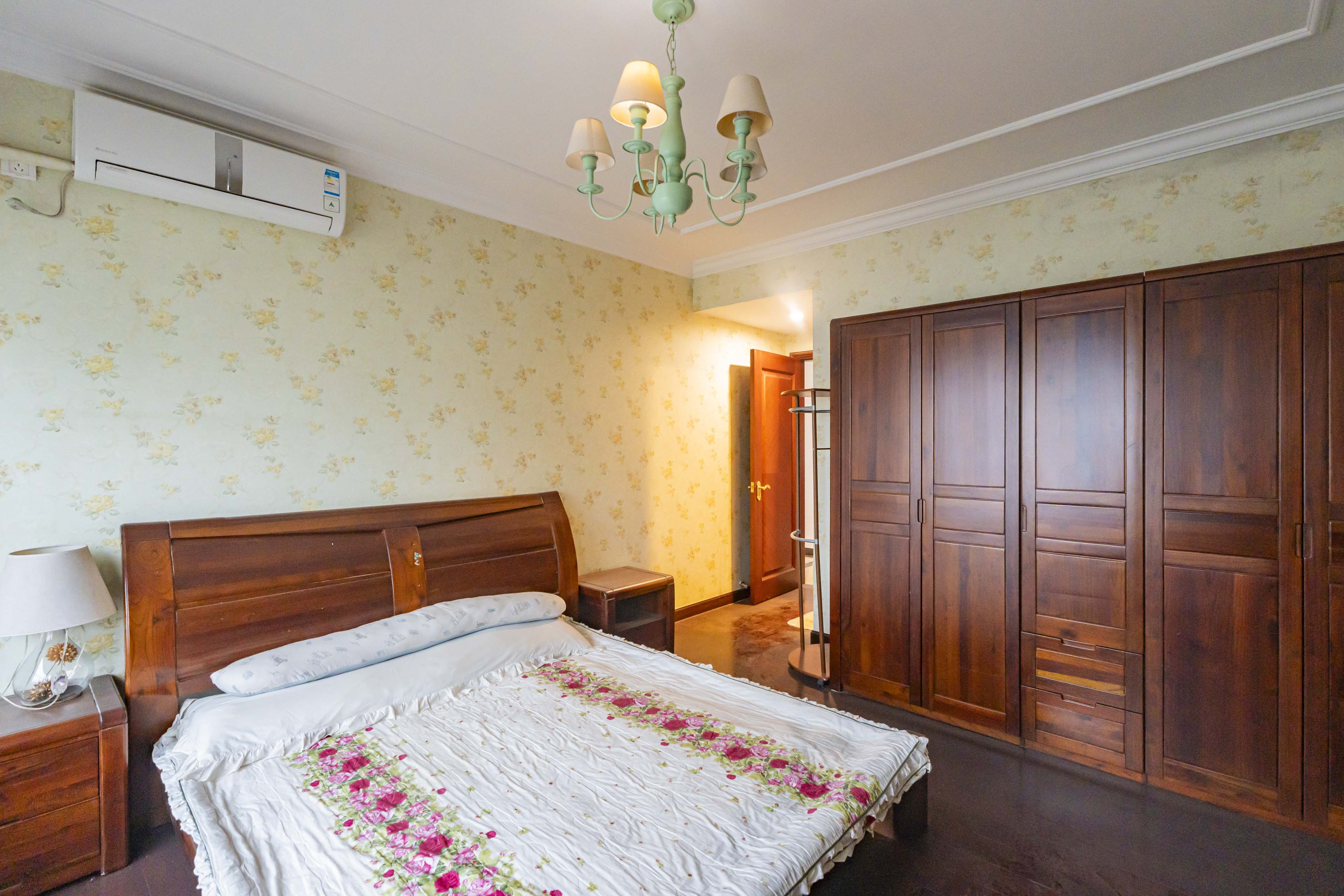 恒大雅苑 3室2厅2卫 111.8万 恒大雅苑 3室2厅2卫 111.8万卧室