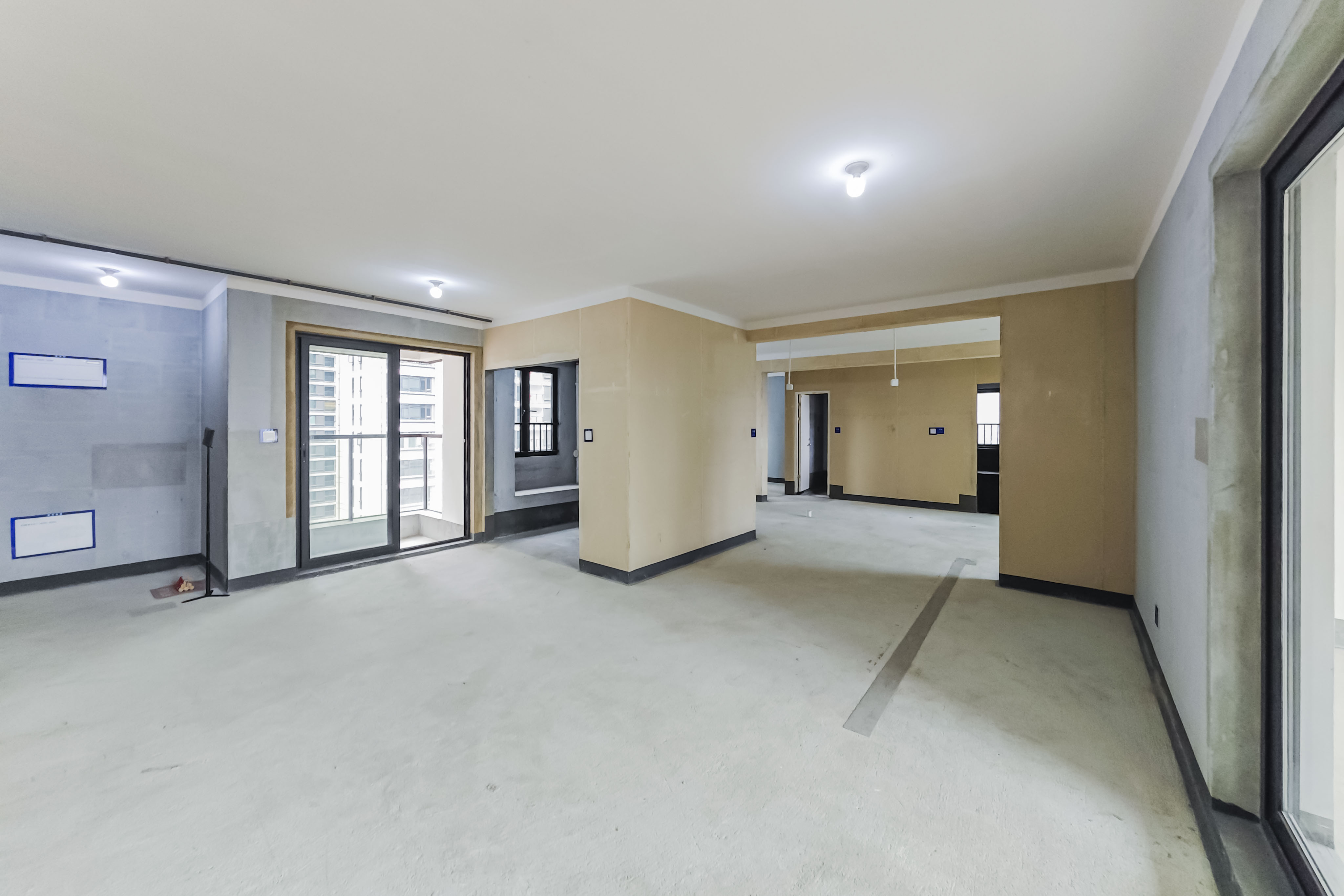 建发玖洲观澜  4室2厅2卫   210.00万