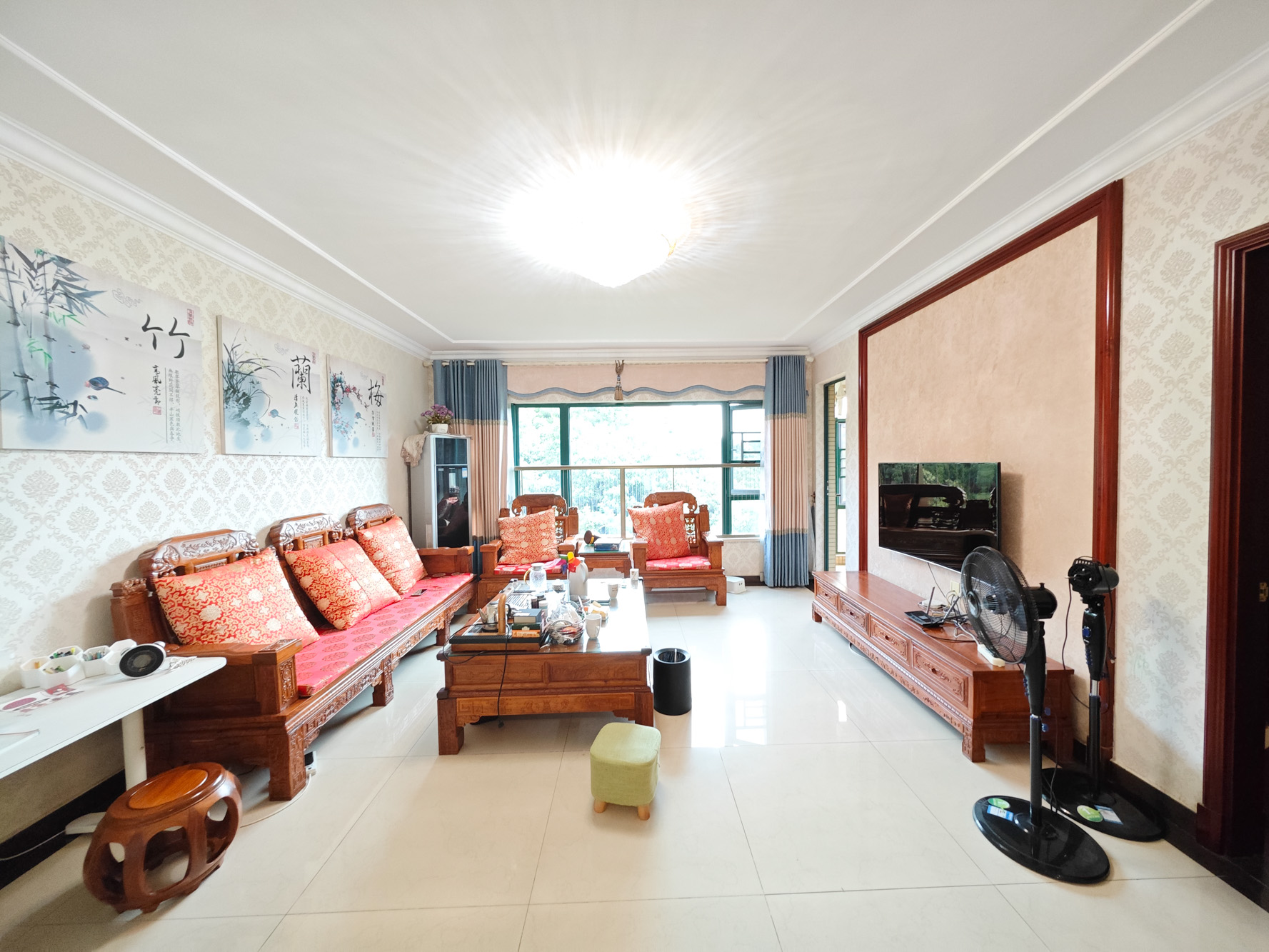 恒大城 4室2厅2卫 130.0万 恒大城 4室2厅2卫 130.0万客厅