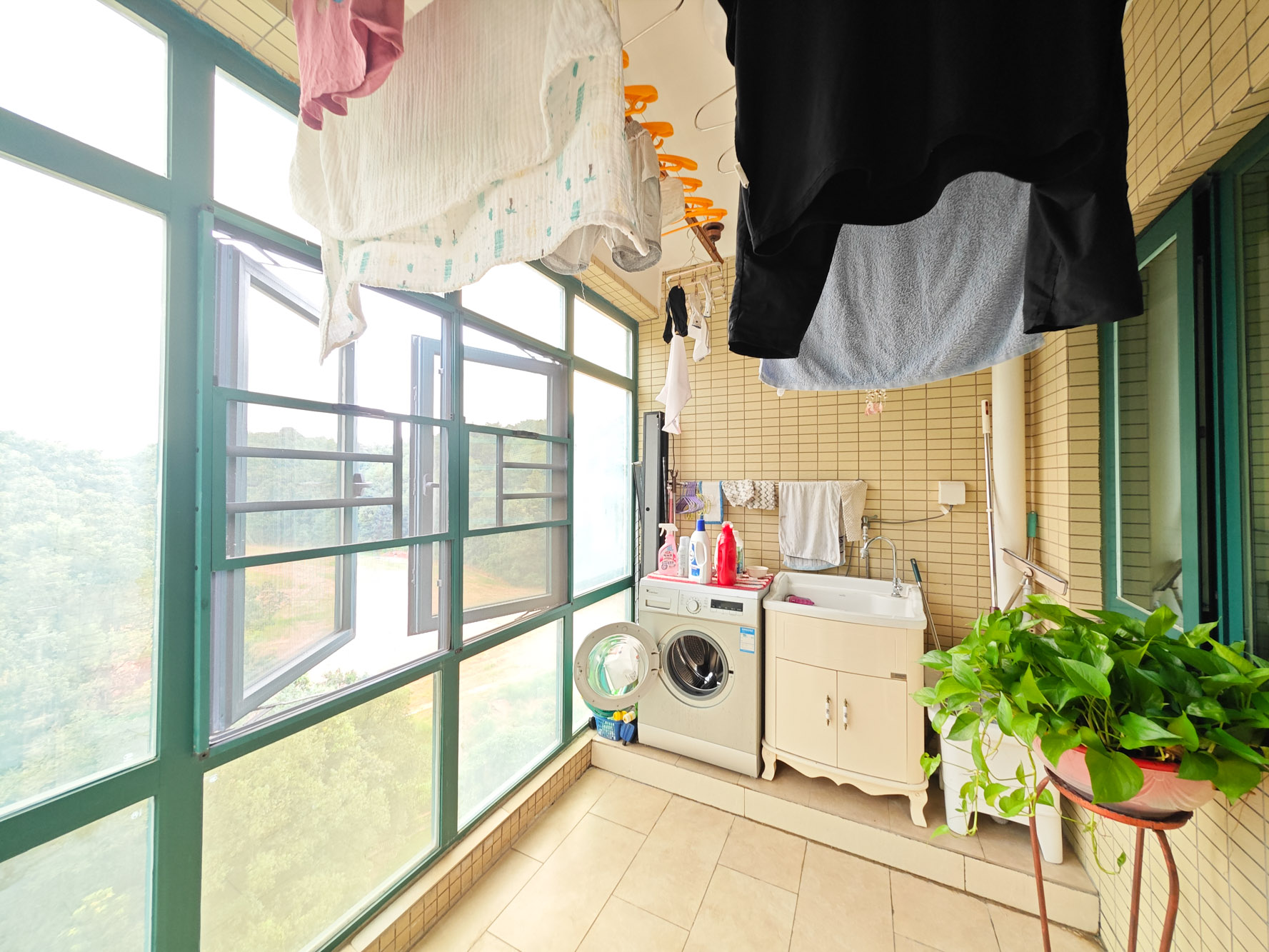 恒大城 4室2厅2卫 130.0万 恒大城 4室2厅2卫 130.0万其他