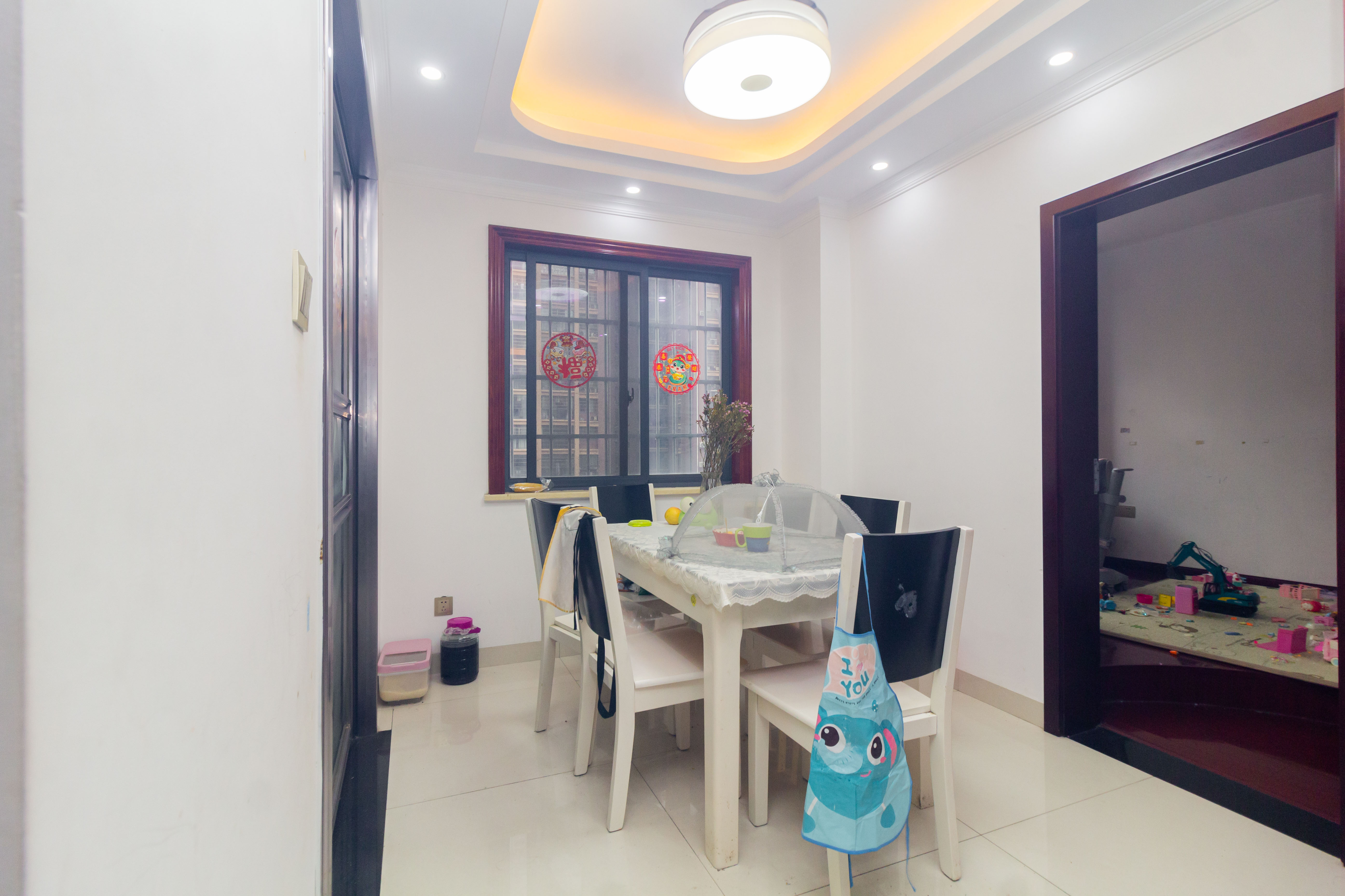 佳美紫郡 3室2厅1卫 55.0万 佳美紫郡 3室2厅1卫 55.0万客厅