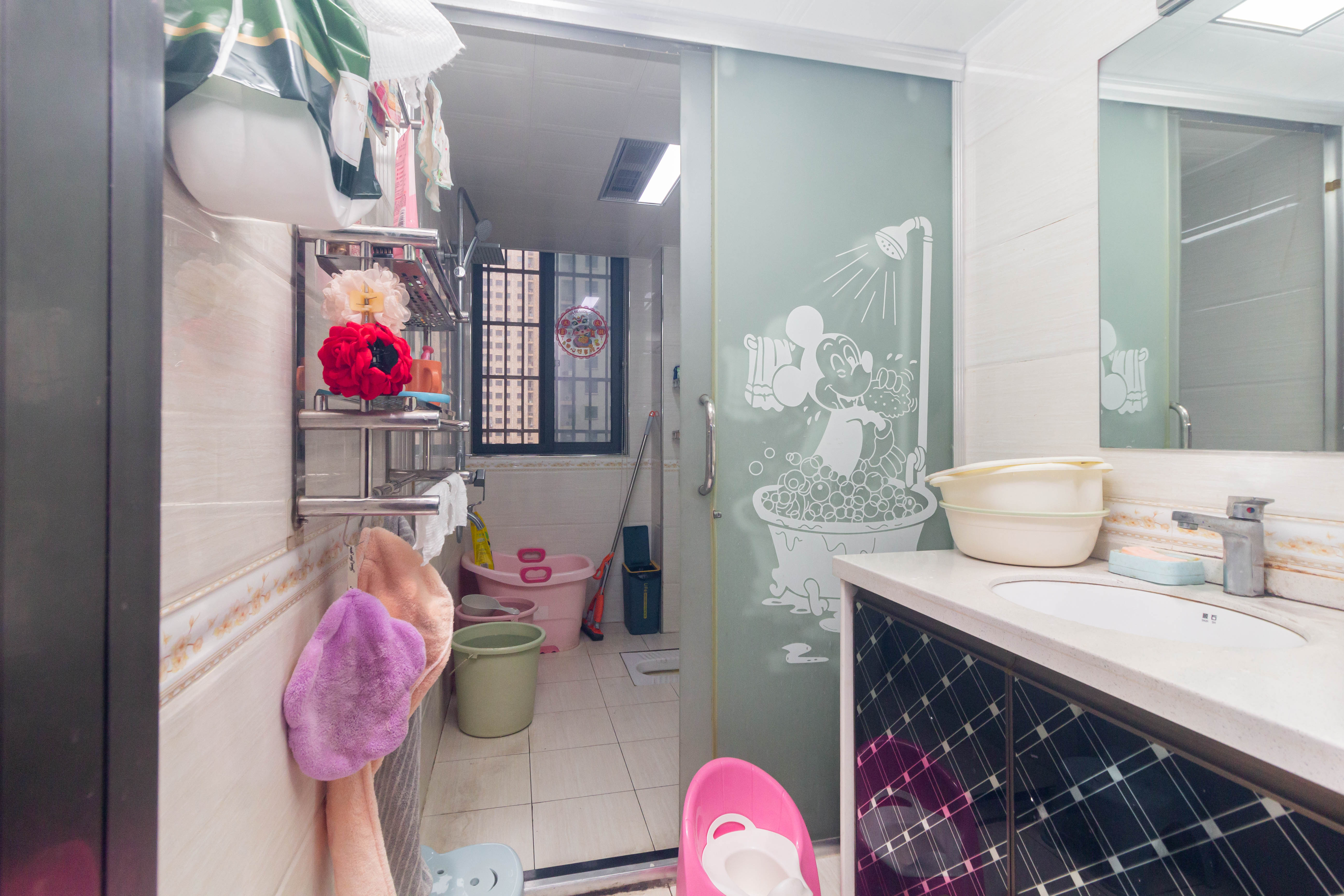 佳美紫郡 3室2厅1卫 55.0万 佳美紫郡 3室2厅1卫 55.0万卫生间