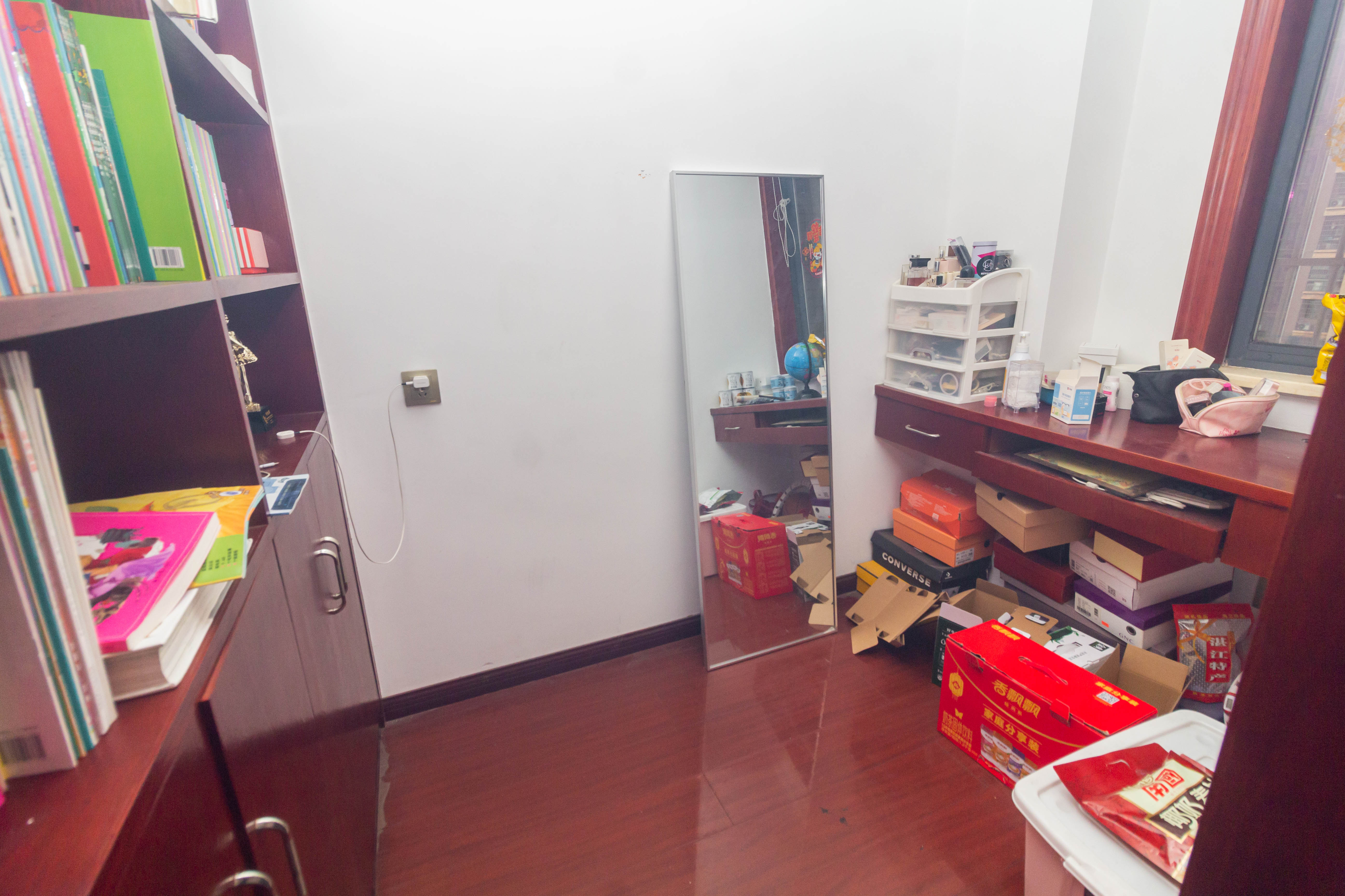 佳美紫郡 3室2厅1卫 55.0万 佳美紫郡 3室2厅1卫 55.0万卧室