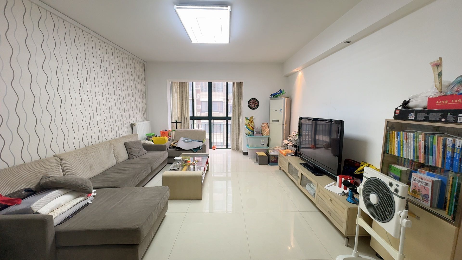 西域名邸  3室2厅2卫    66.8万 西域名邸  3室2厅2卫    66.8万