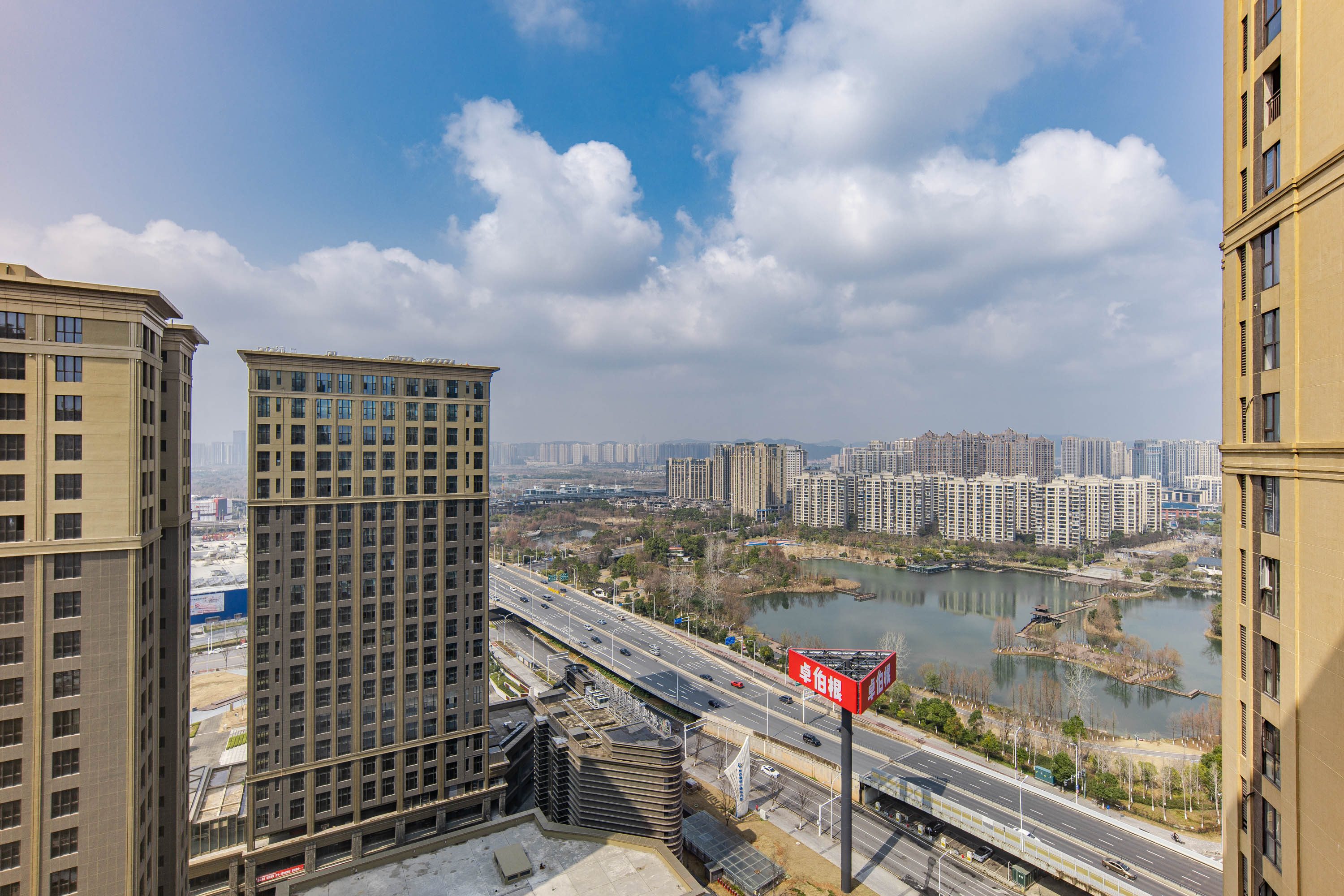 洋湖18克拉（旷远洋湖18克拉）  4室2厅2卫   143.80万其他