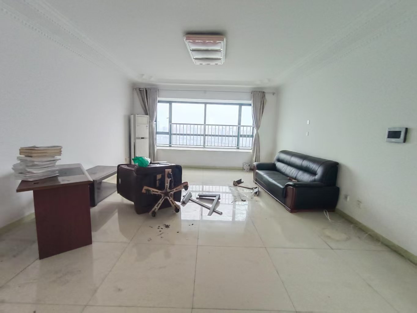 蓝盾景园二期  4室2厅2卫    96.8万 蓝盾景园二期  4室2厅2卫    96.8万室内图