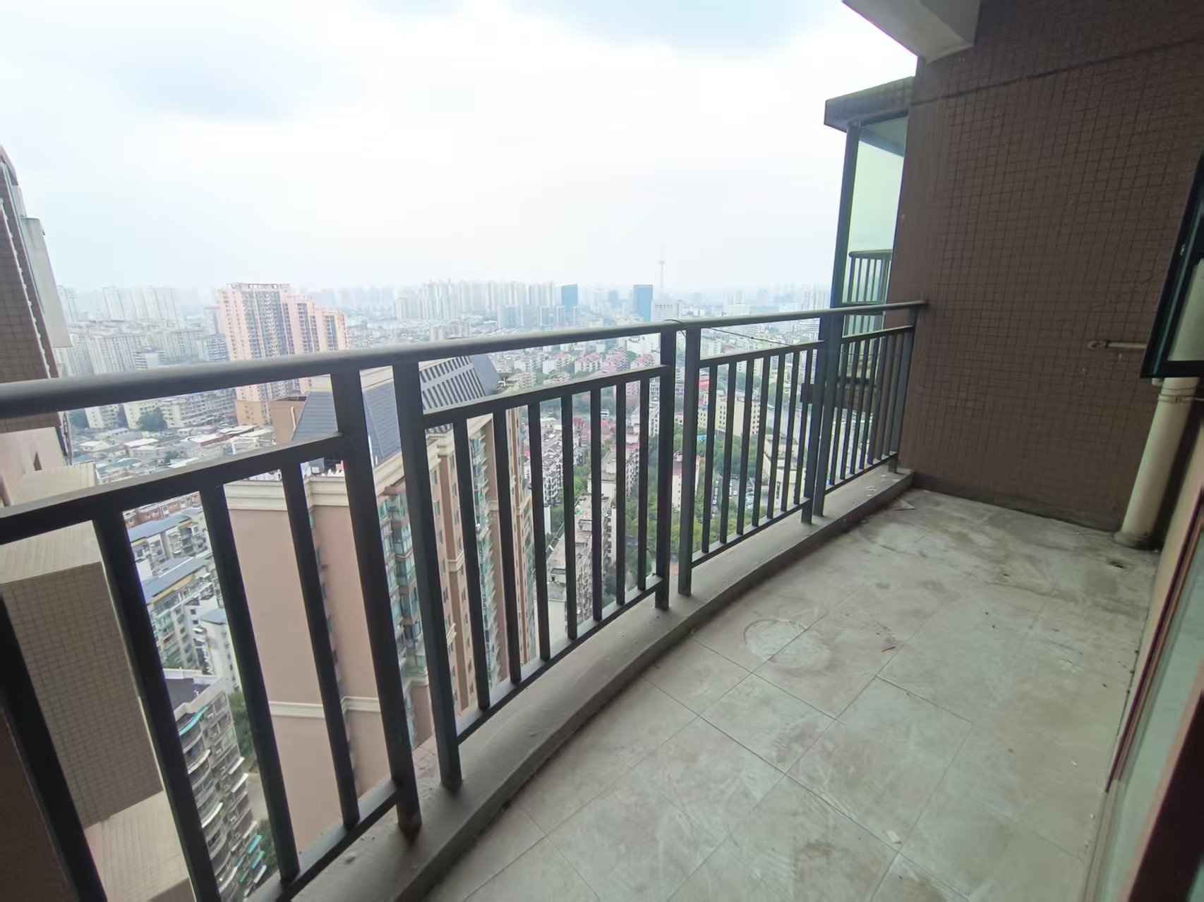 蓝盾景园二期  4室2厅2卫    96.8万 蓝盾景园二期  4室2厅2卫    96.8万室内图