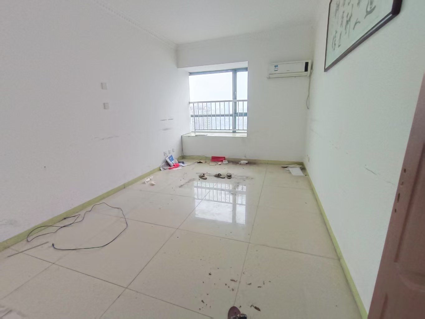 蓝盾景园二期  4室2厅2卫    96.8万 蓝盾景园二期  4室2厅2卫    96.8万室内图