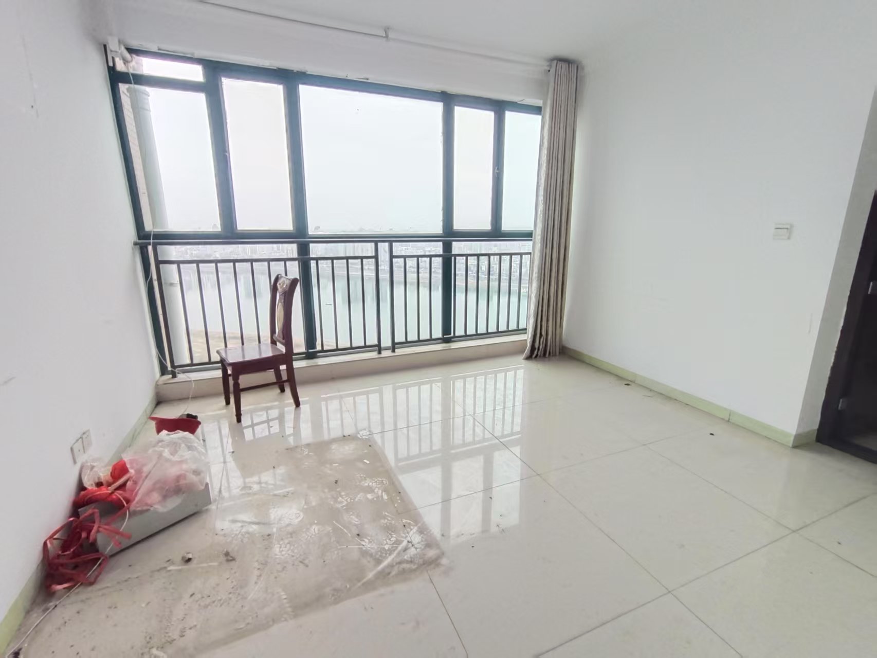 蓝盾景园二期  4室2厅2卫    96.8万 蓝盾景园二期  4室2厅2卫    96.8万室内图