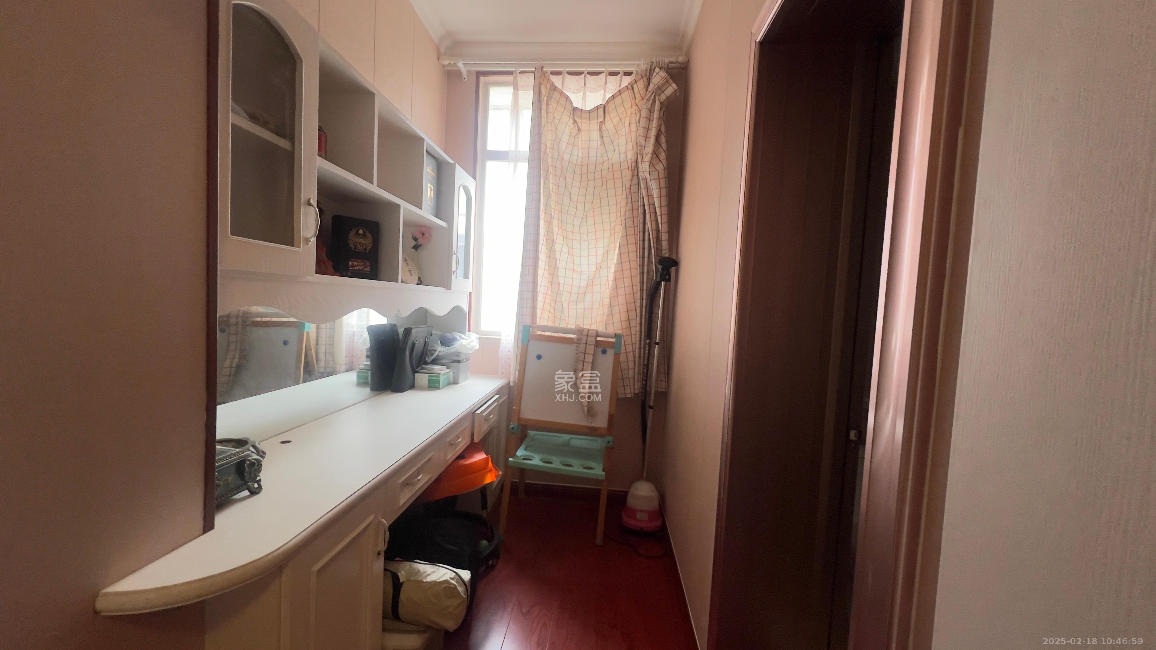 九华富瑶天下 4室2厅1卫 168.0万 九华富瑶天下 4室2厅1卫 168.0万客厅