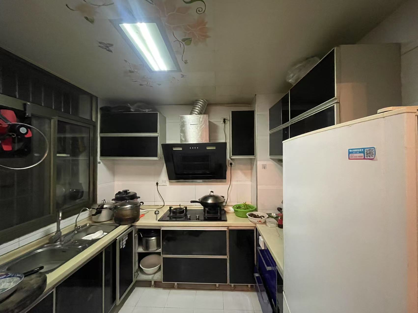 东方豪苑 4室2厅2卫 61.8万 东方豪苑 4室2厅2卫 61.8万厨房